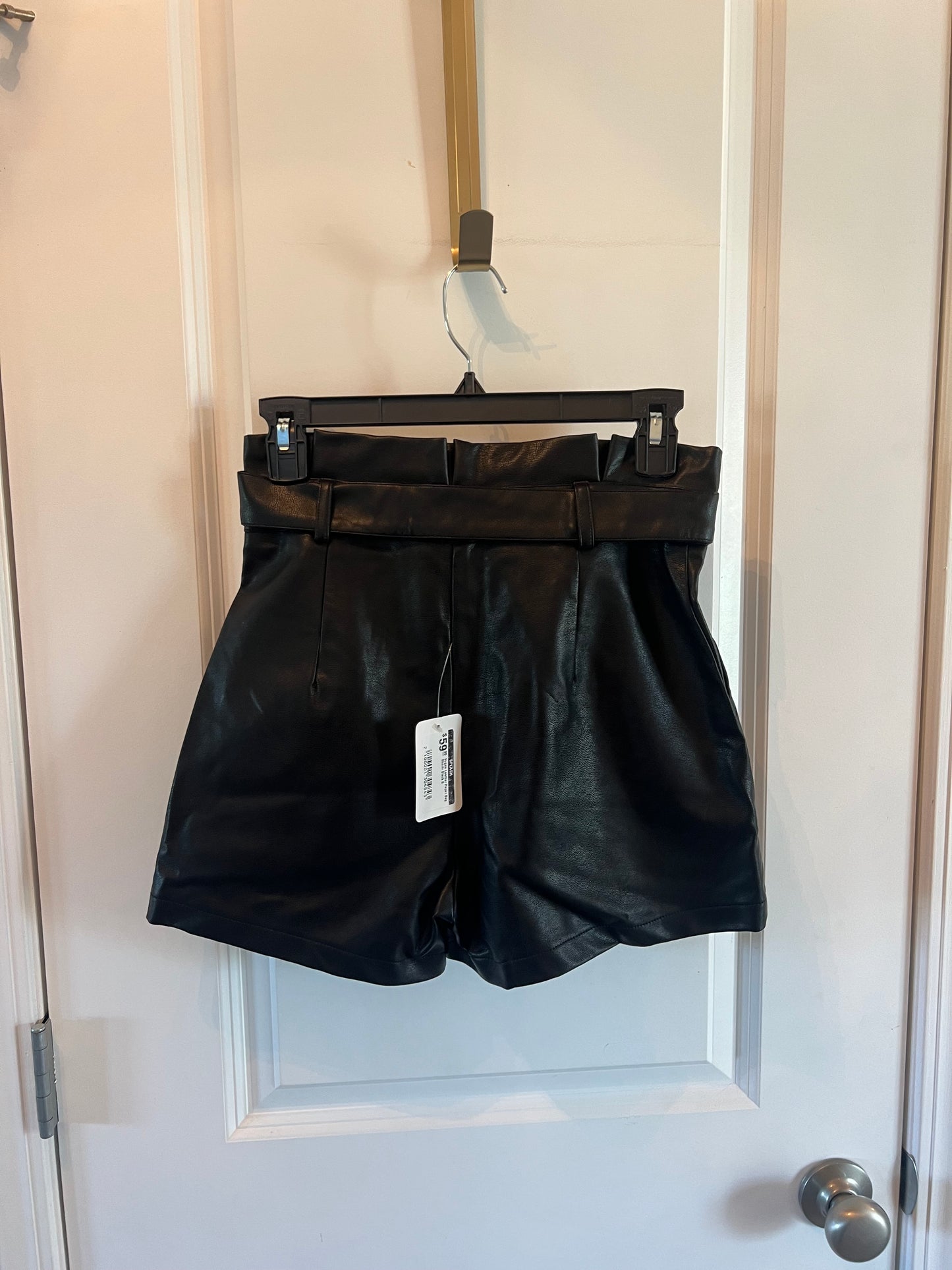 Le Lis Vegan Leather Paperbag Shorts Women’s Size Small Black