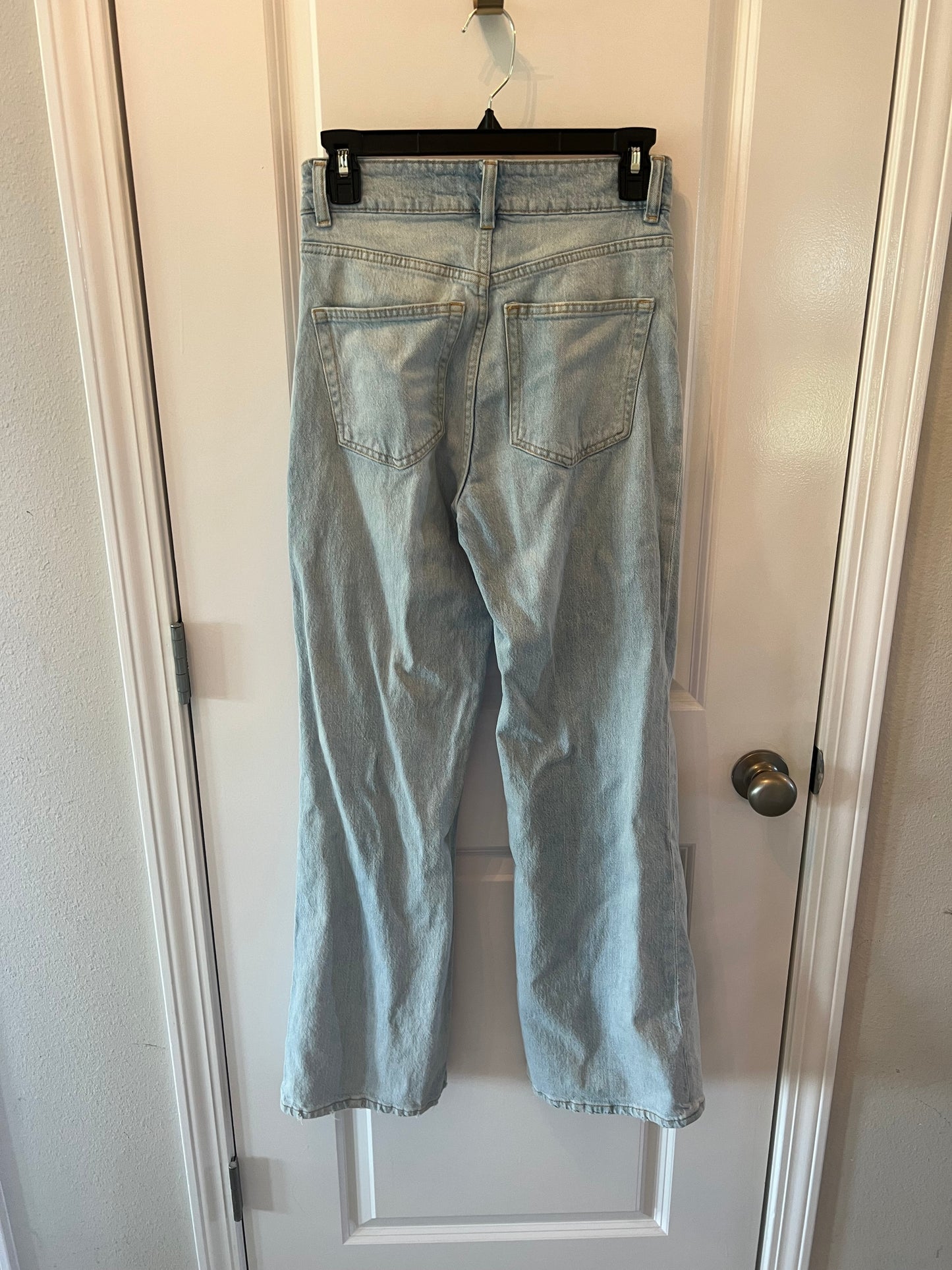 H&M Distressed Flare Jeans Women’s Size 4 Light Wash