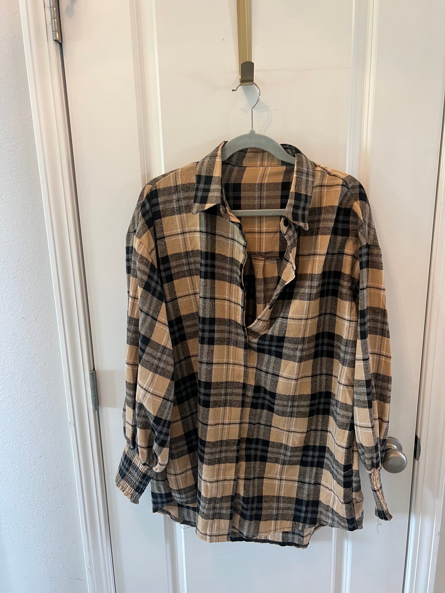 Women’s Plaid Flannel Top Size Medium