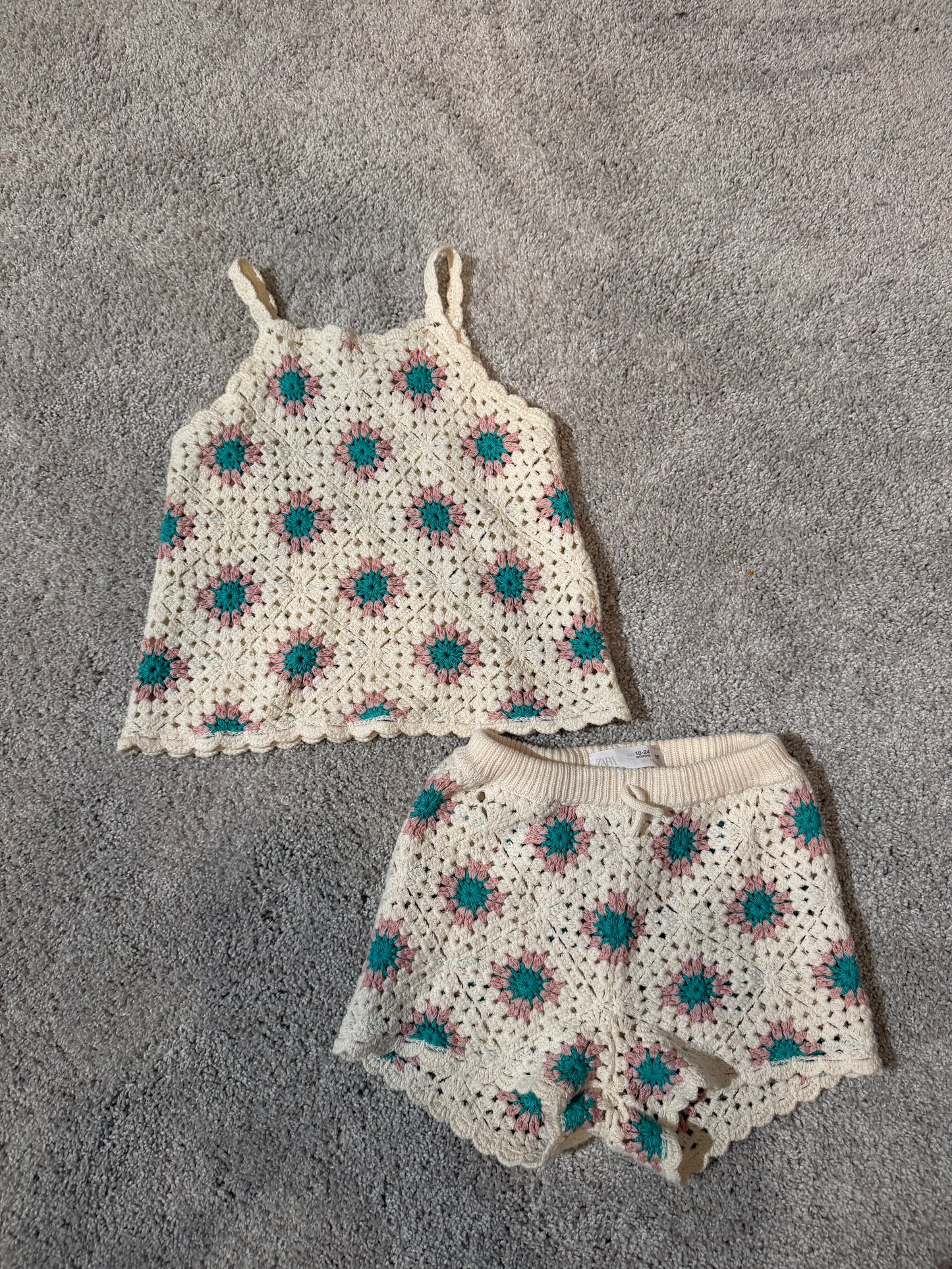 Zara Outfit Size 2/3 (runs big)