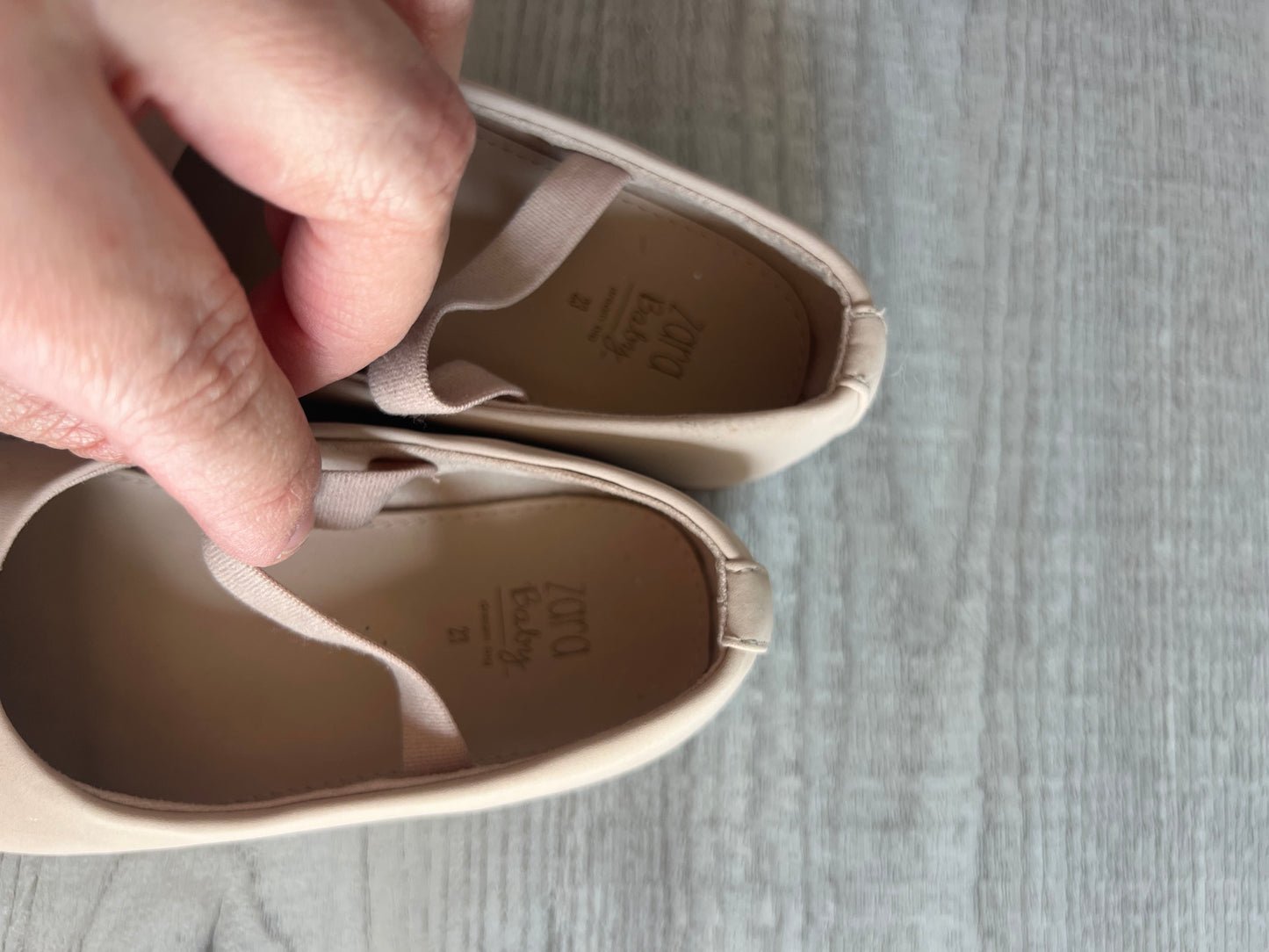 Zara Mary Janes Toddler Girl Size 6 Cream