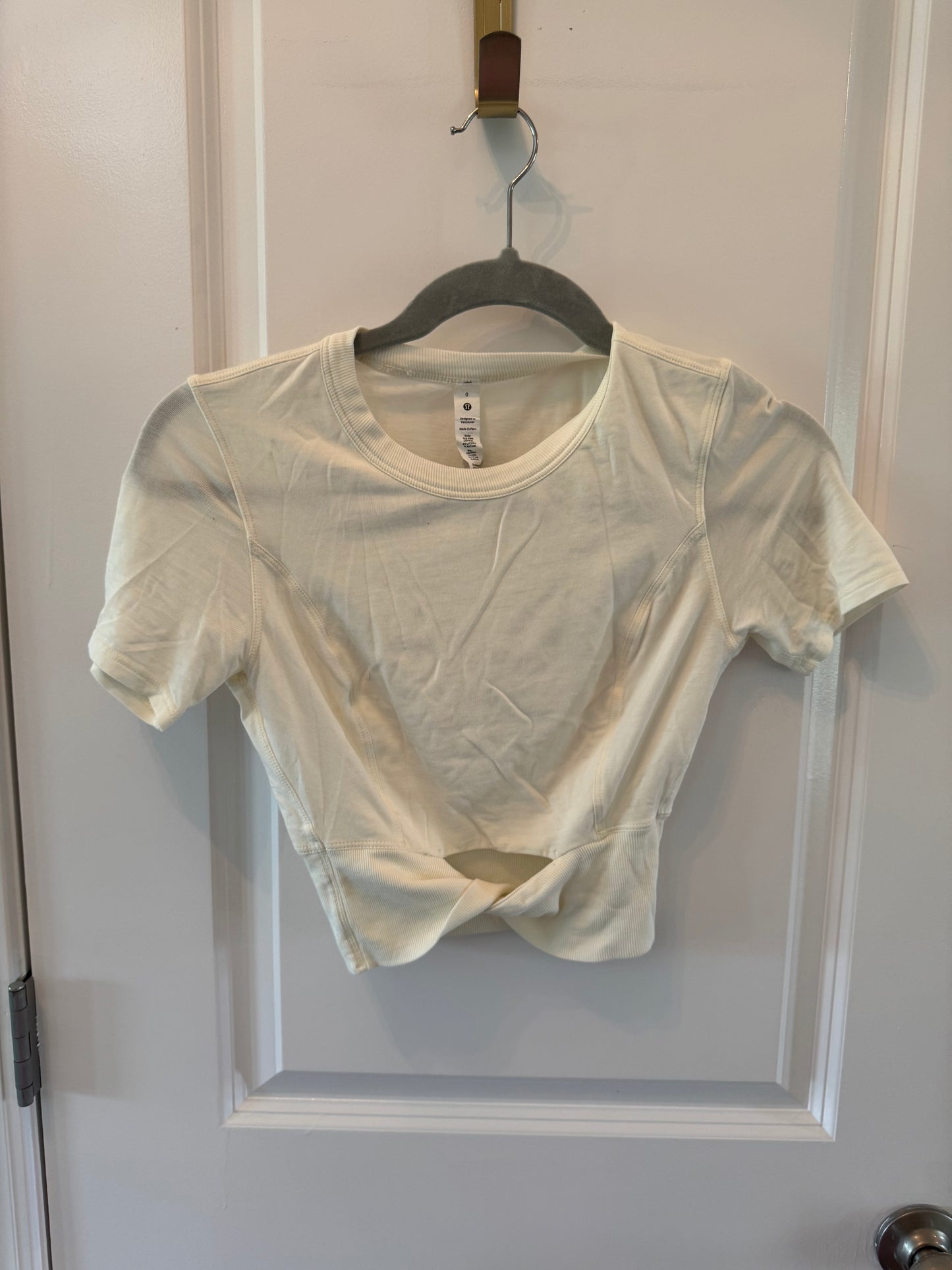 Lululemon Crop Twist Top Women’s Size 0 Butter Yellow