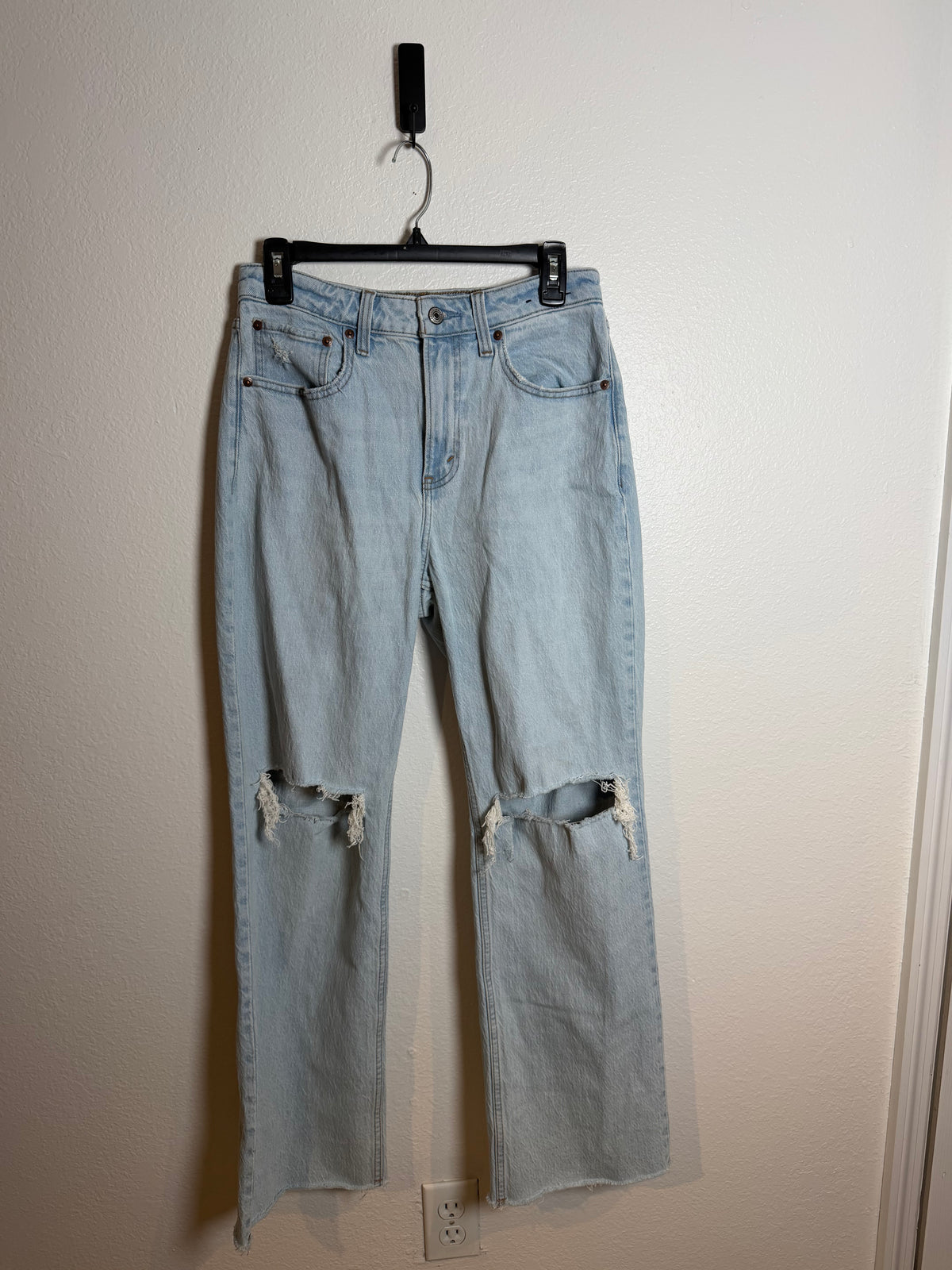 Abercrombie Distressed Jeans Size 27 short