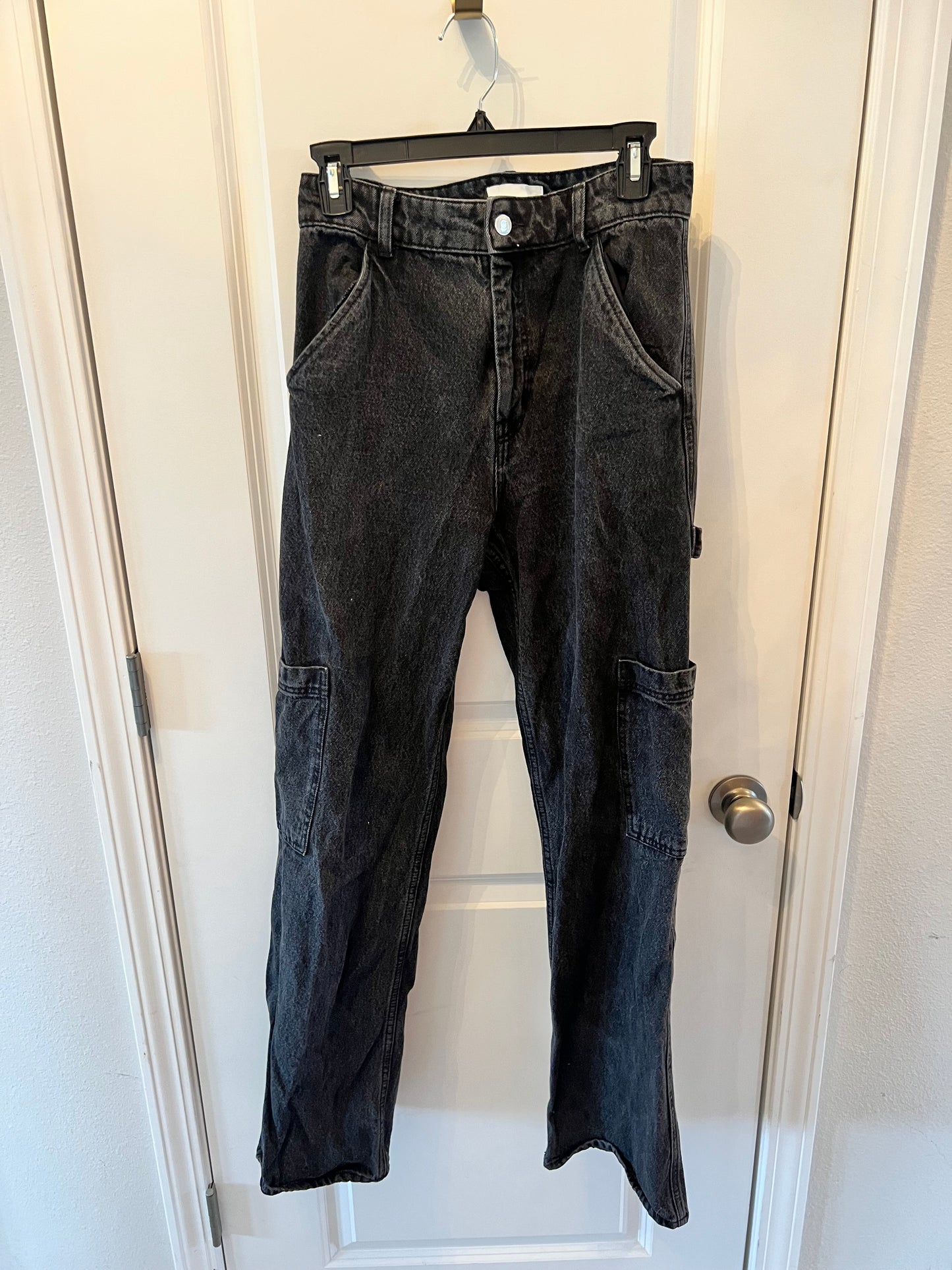 H&M High Rise Cargo Jeans Women’s Size 4 Black