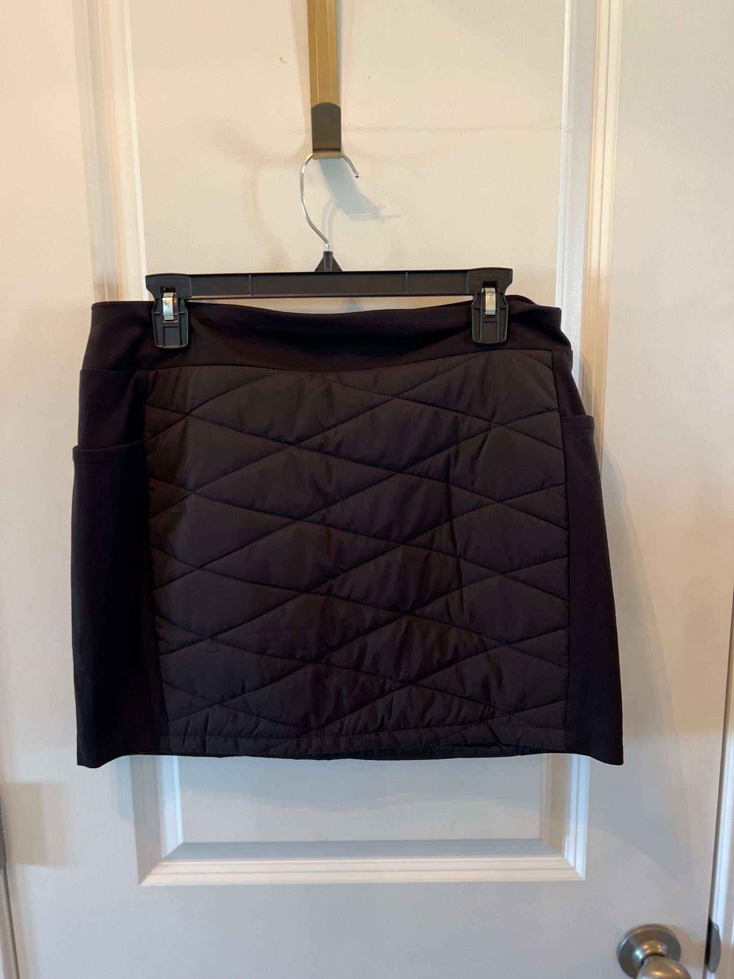 Mono B Quilted Skirt Women’s Size Large 12-14 Black