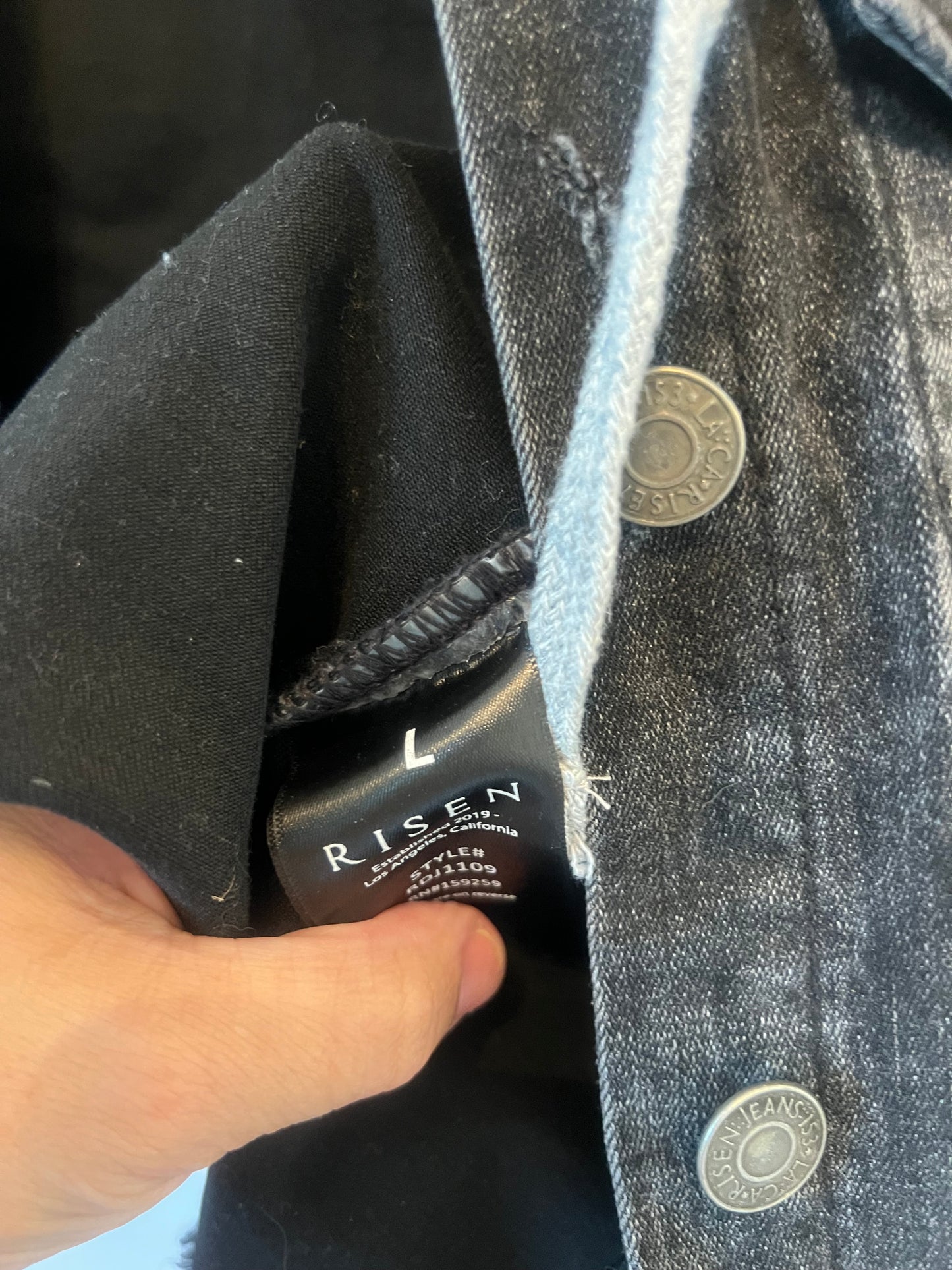 Risen Distressed Vintage Raw Hem Jean Jacket w Detachable Hood Women’s Size Large Black