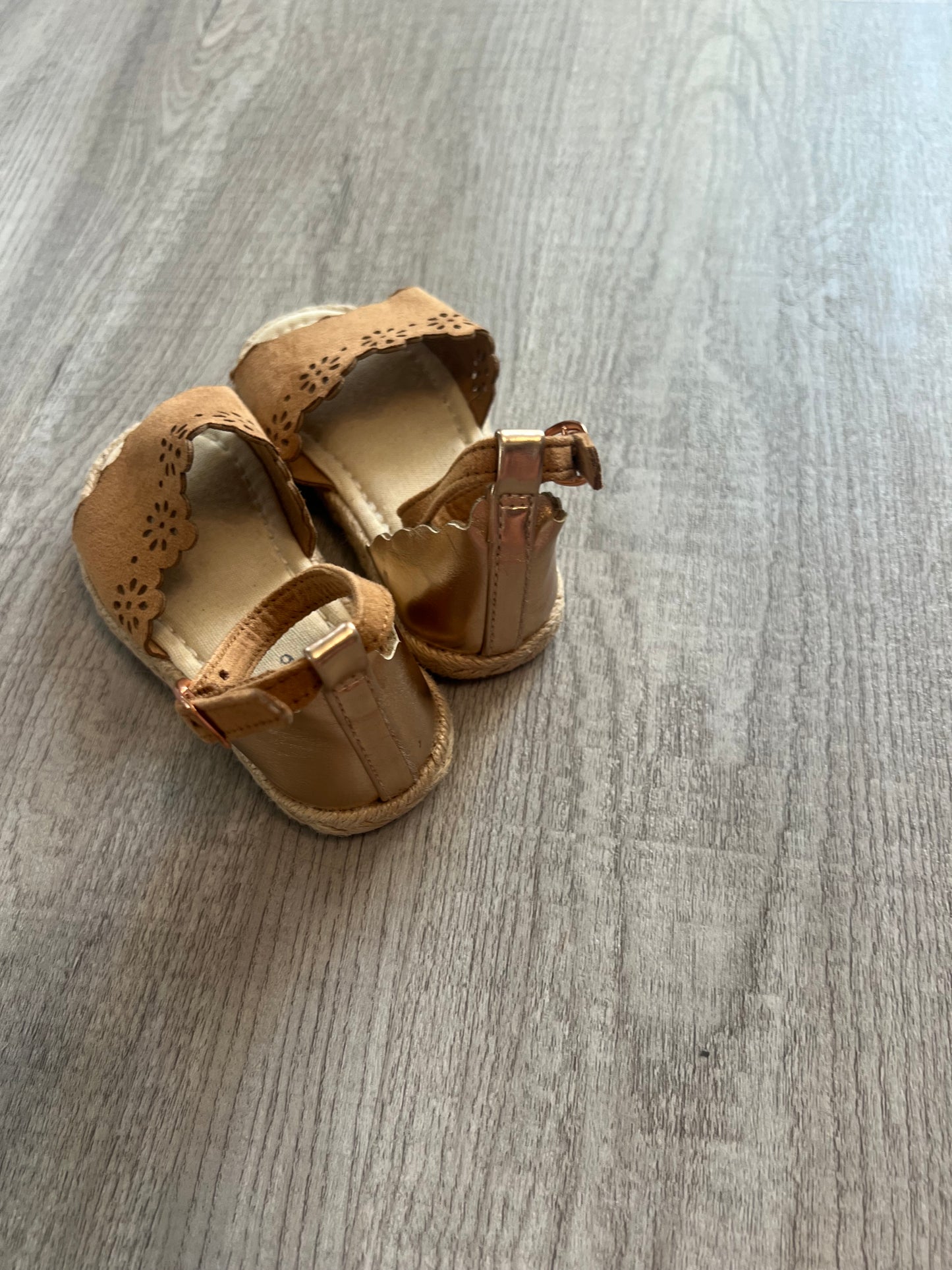 Toddler Girl Gap Sandals Size 6
