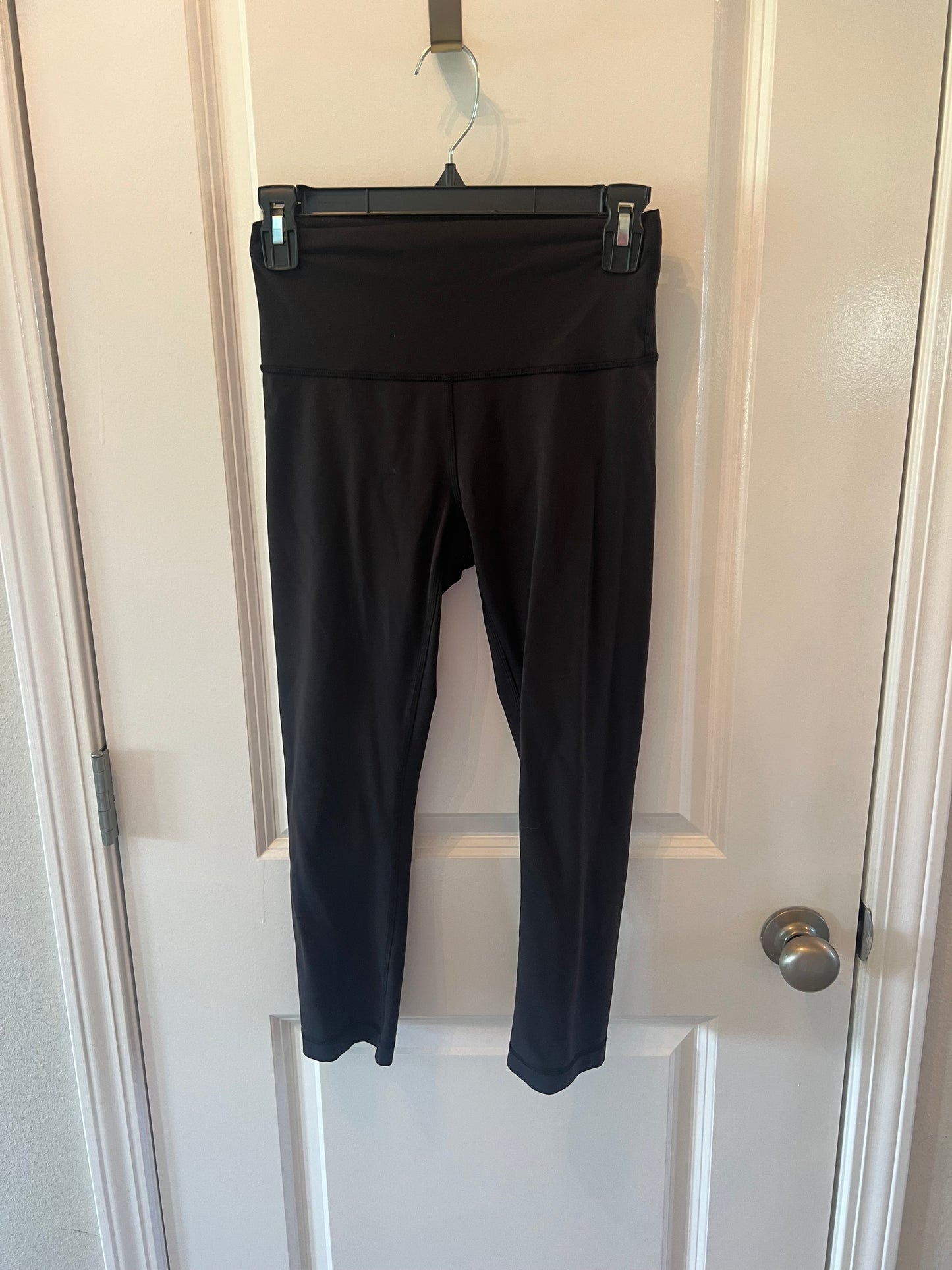 Lululemon Cropped Leggings Women’s Size 6 Black