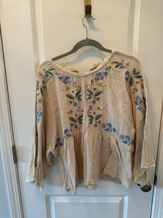 Floral Embroidered Top Women’s Size Medium Cream