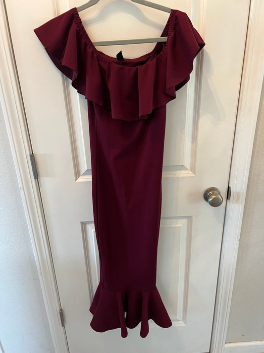 Off the Shoulder Mermaid Dress w Ruffles Women’s Size Small Burgundy