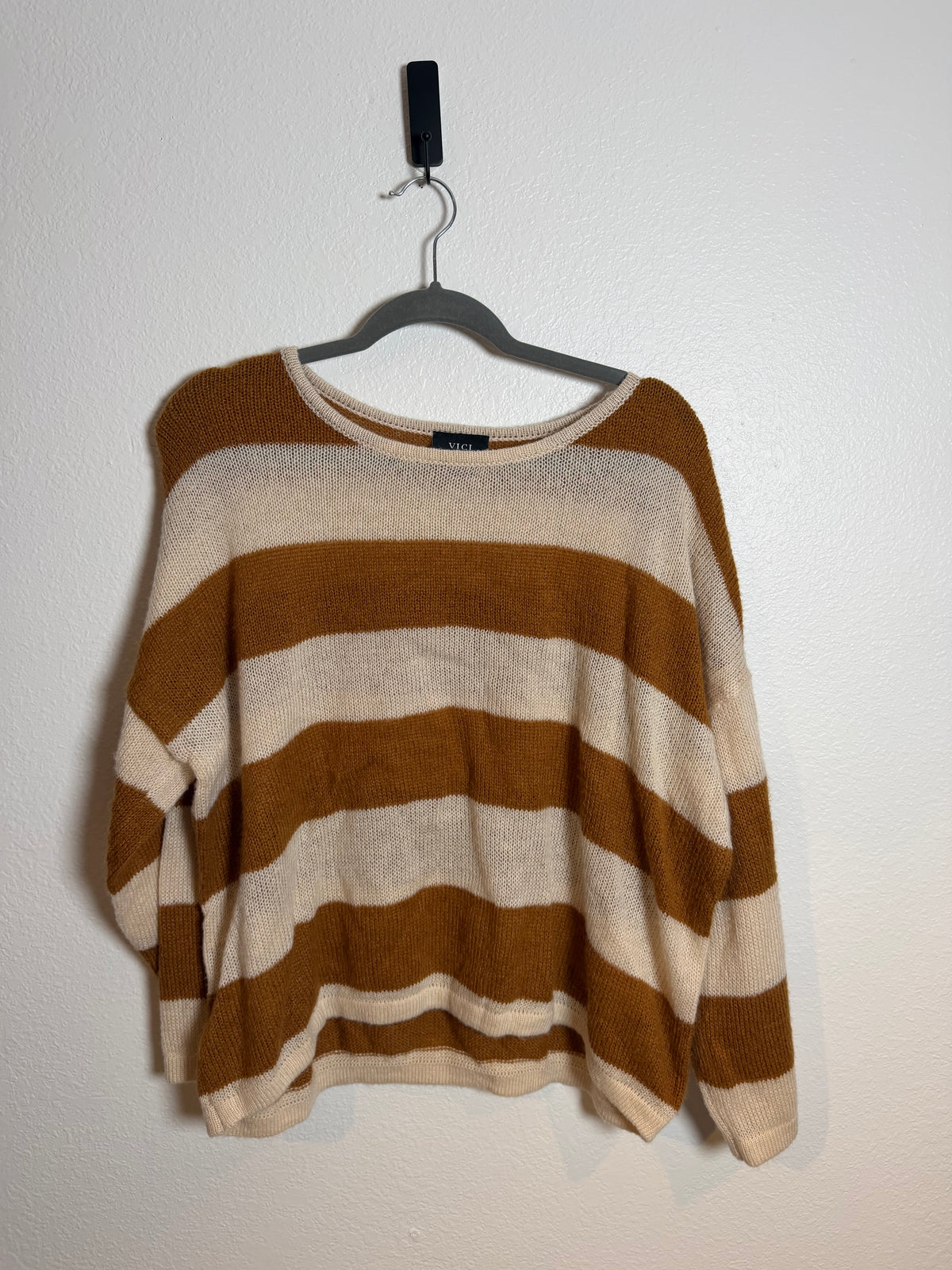 Vici Sweater Size Small