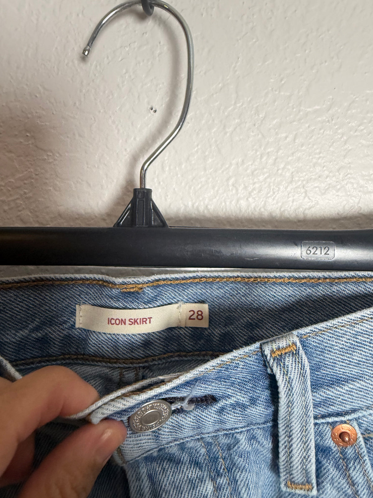 Levi’s Icon Skirt Size 28