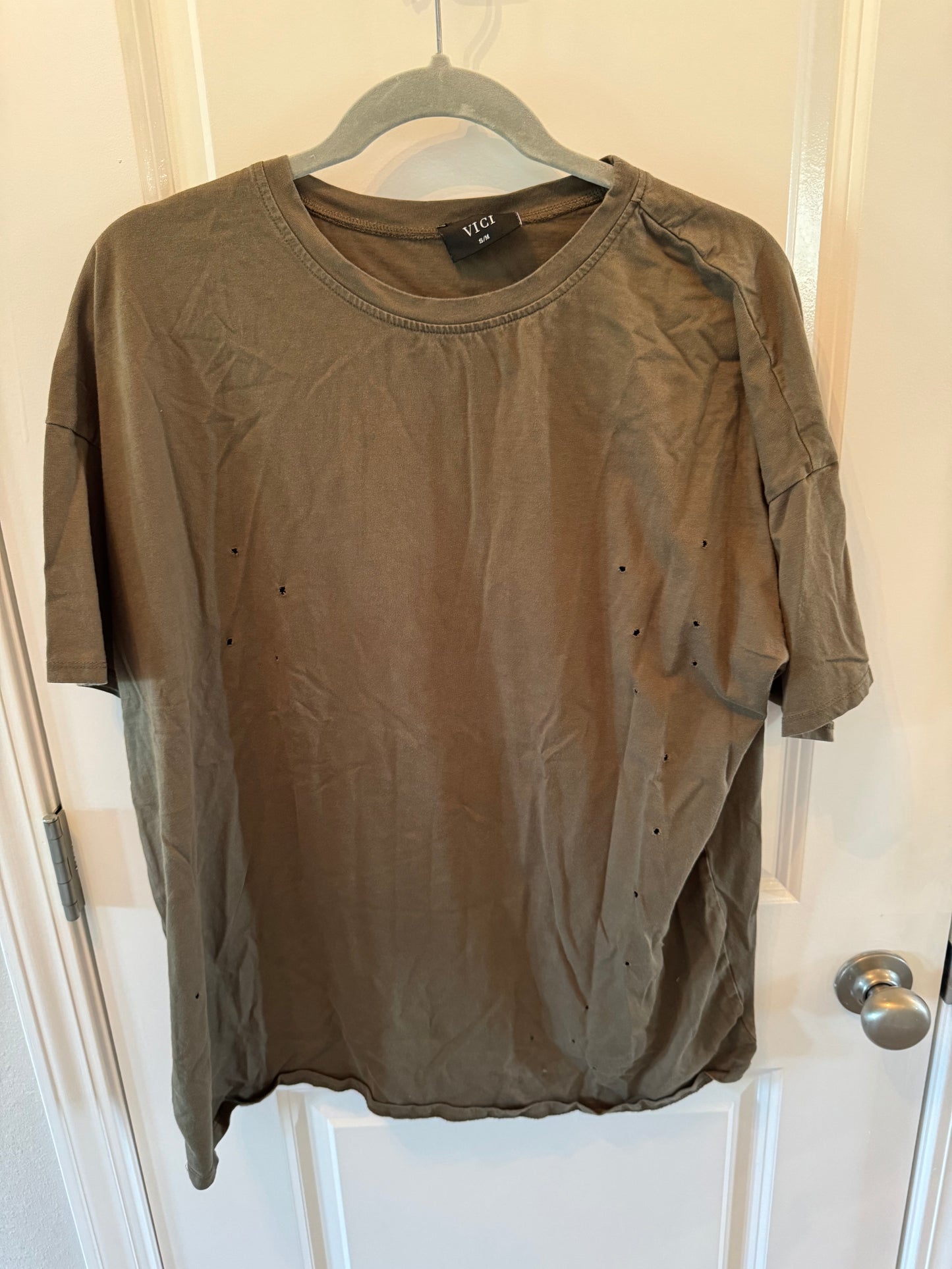 Vici Hunter Green Distressed Tee Size Small