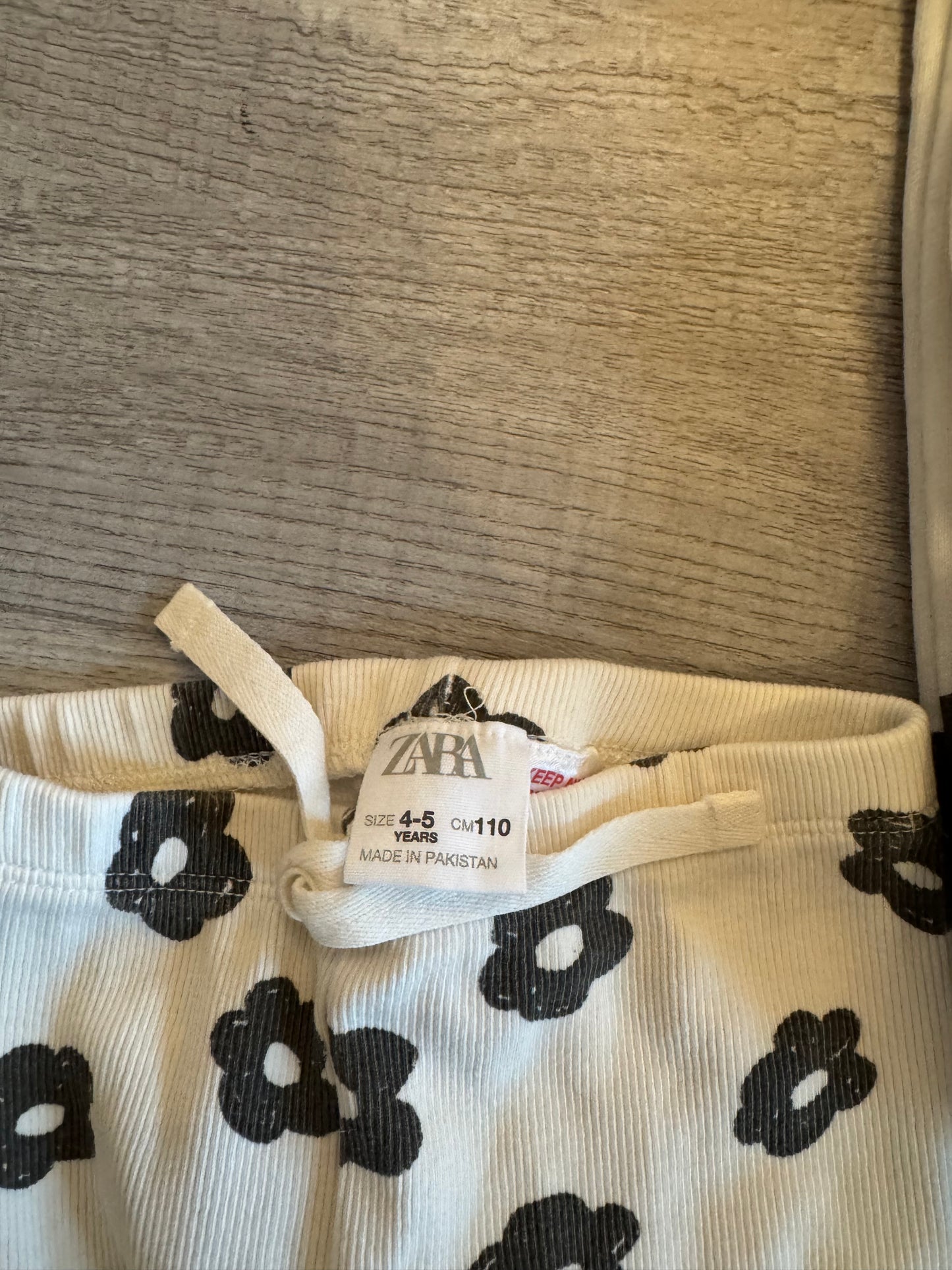 Zara Floral Set Size 4/5 Years