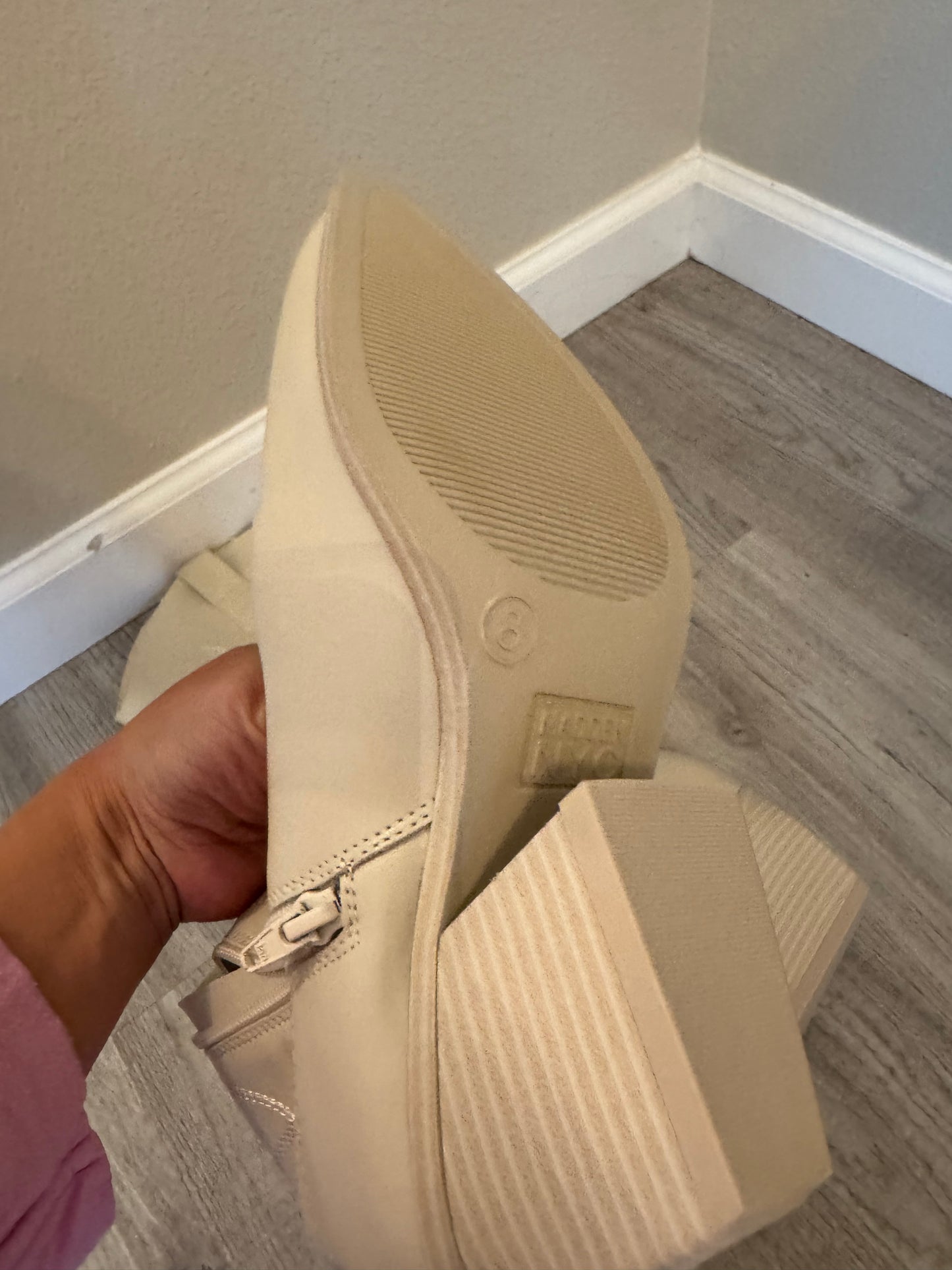 Madden NYC Tall Western Boots Women’s Size 8 Bone