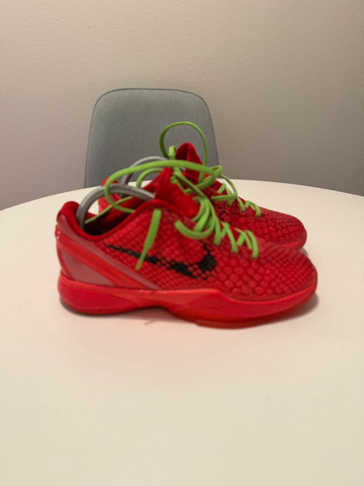 Kobe 6 Reverse Grinches Size 6.5
