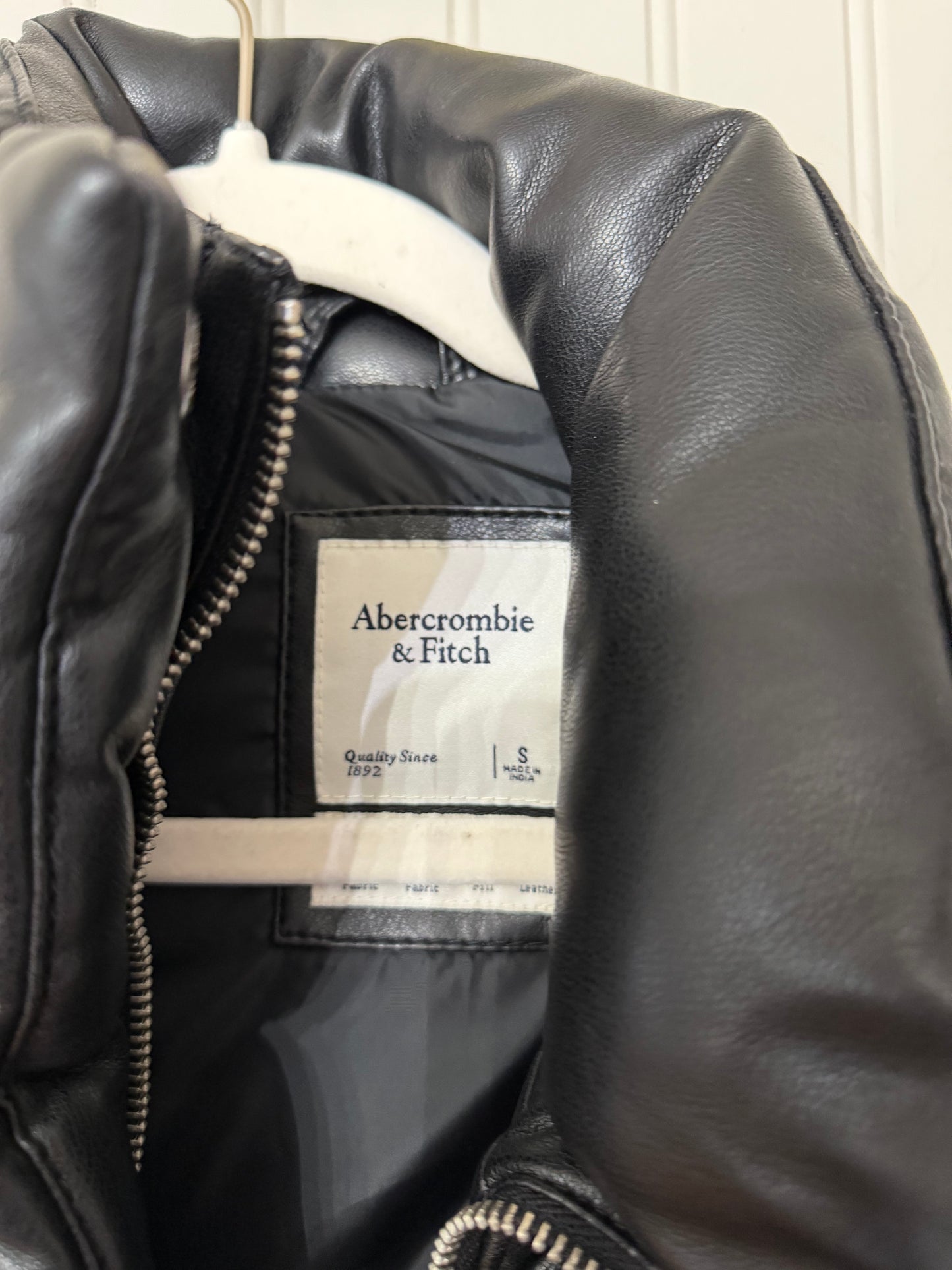 Abercrombie & Fitch Faux Leather Puffer Vest Women’s Small Black