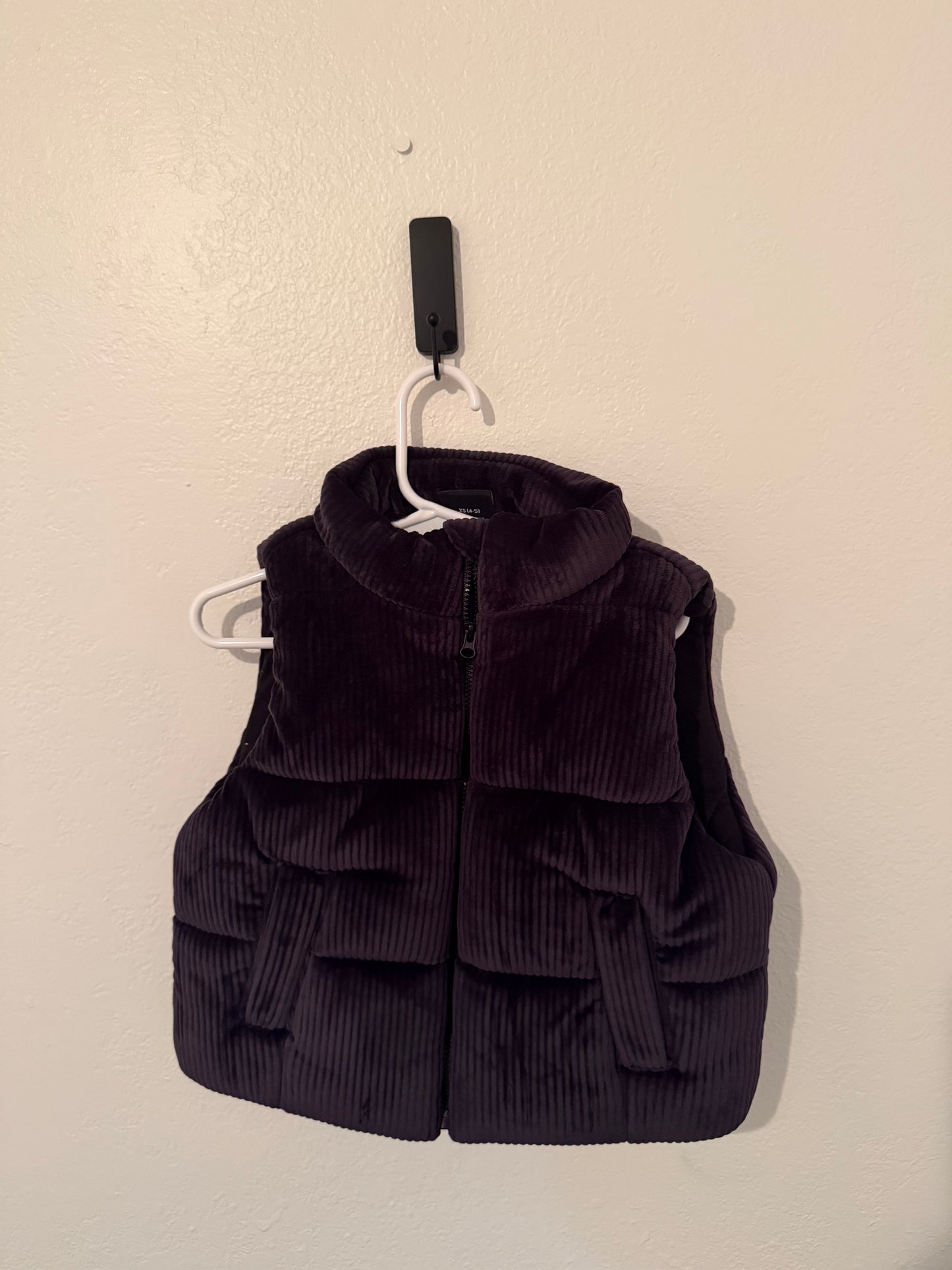 Toddler Girl Black Puffer Vest Size 4/5