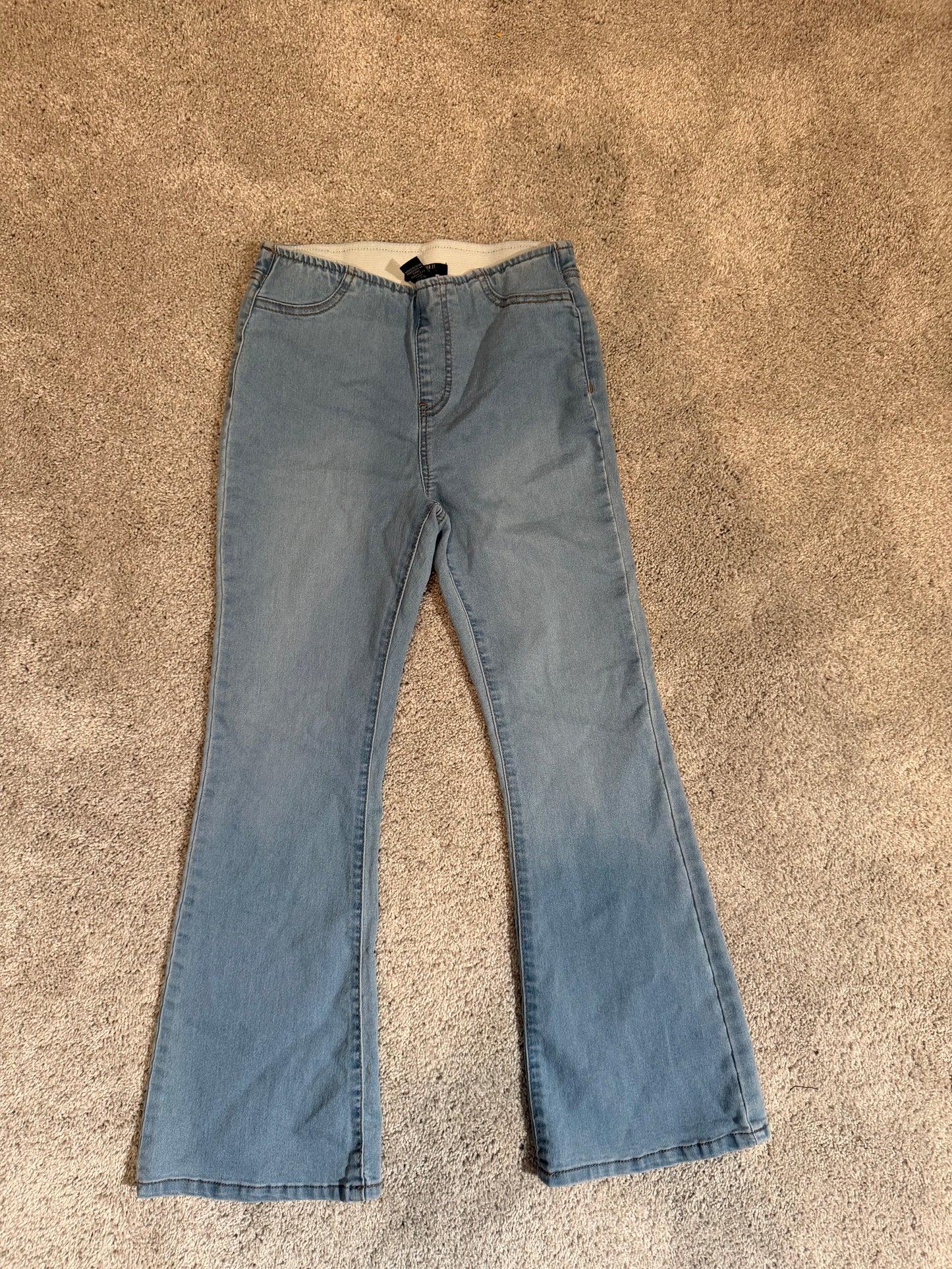 Forever 21 Flare Jeans Jr’s Size 9/10