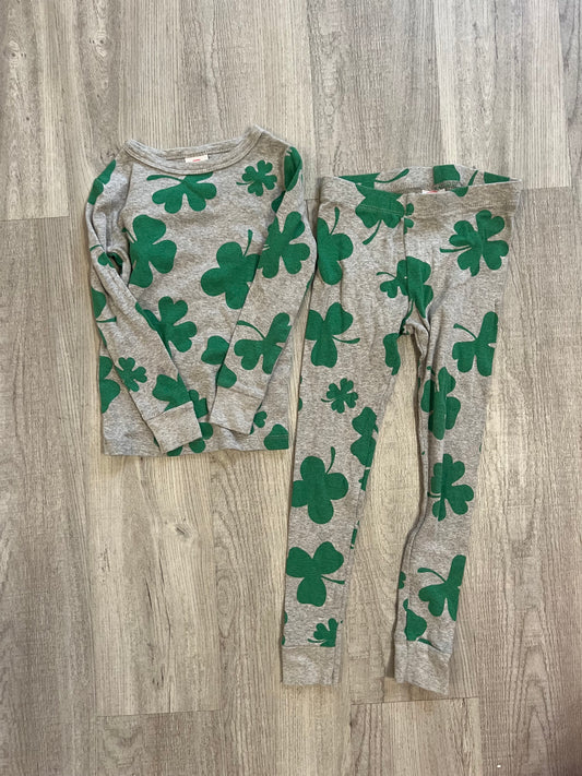 Four Leaf Clover Matching Set Pajamas Unisex Size 4 Years Heather Gray
