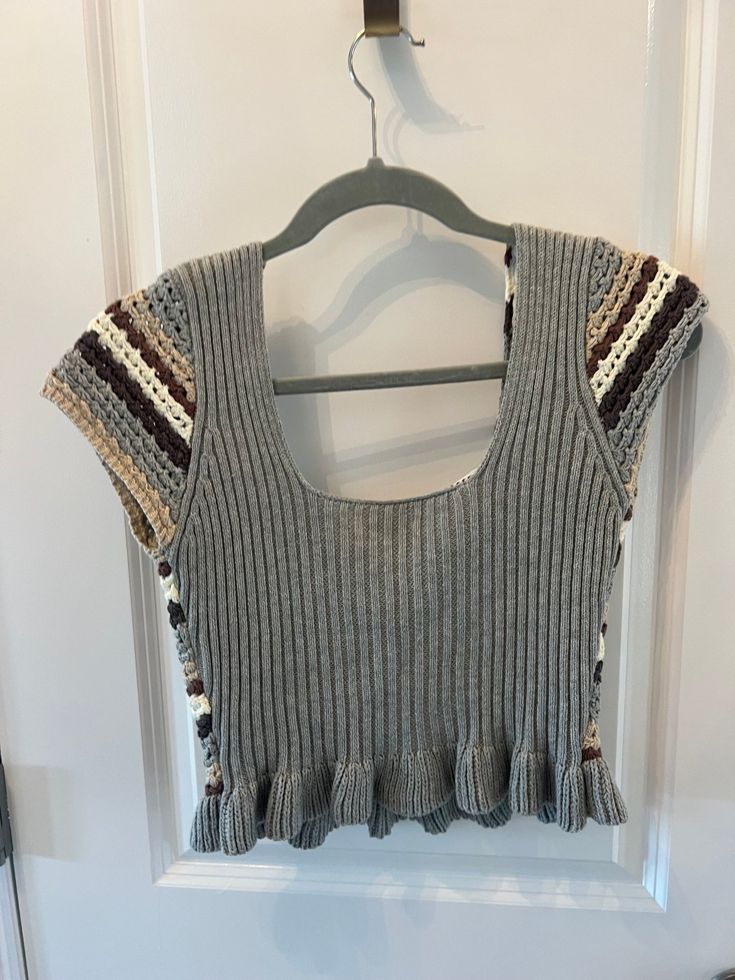 Crochet Stripe Cropped Knit Top Women’s Size Small Gray