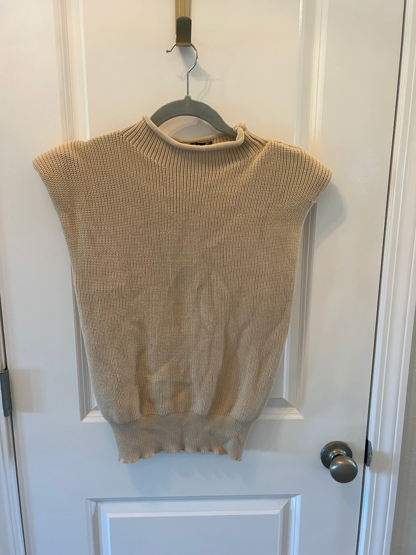 Knit Pullover Sweater Vest Women’s Size Small Tan