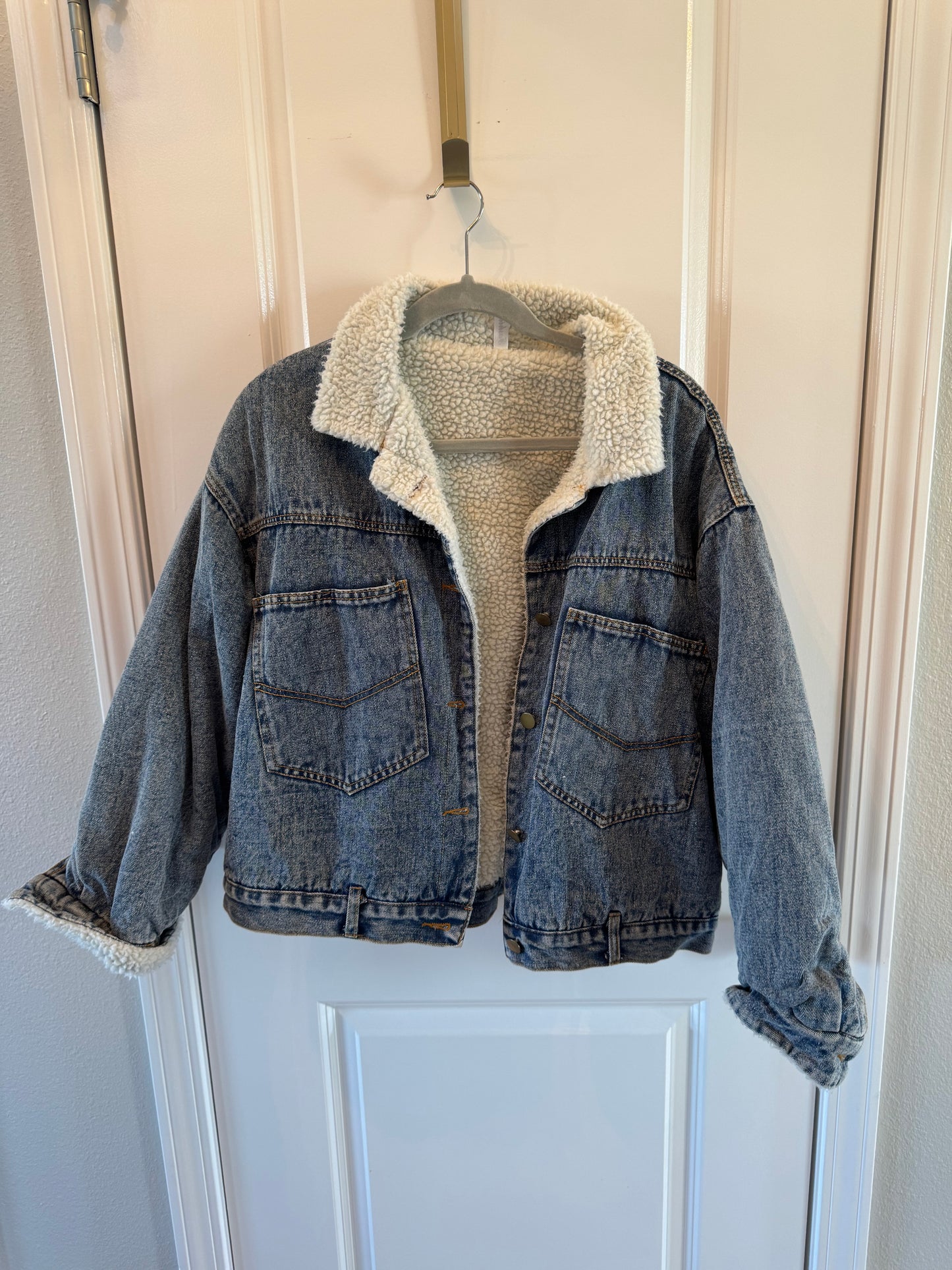 Women’s Sherpa Jean Jacket Size Large