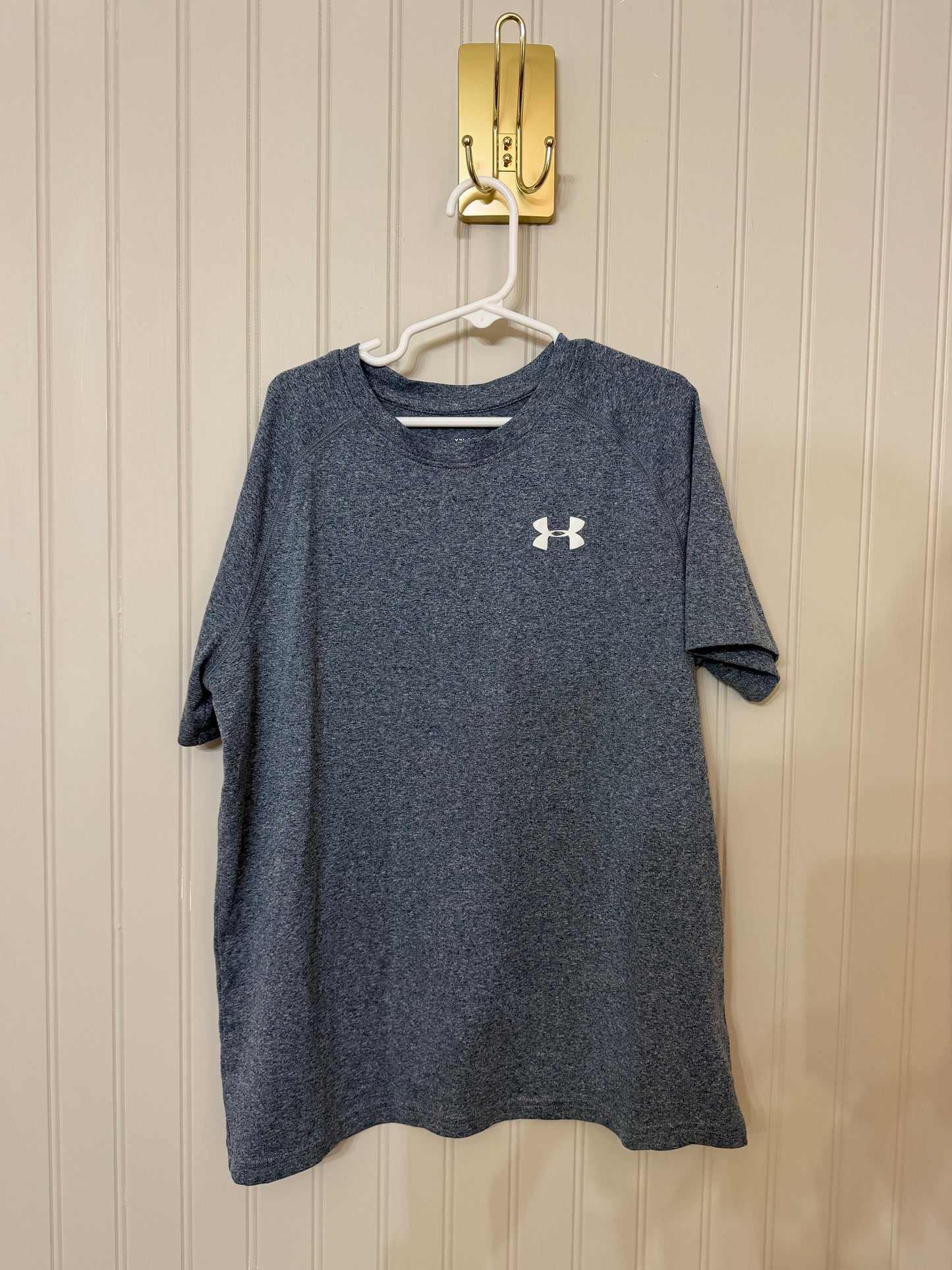 Under Armour Tee Youth Size XL Charcoal Gray