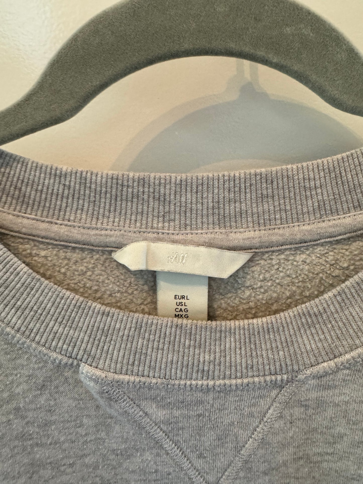 H&M Graphic Sweatshirt Size Large