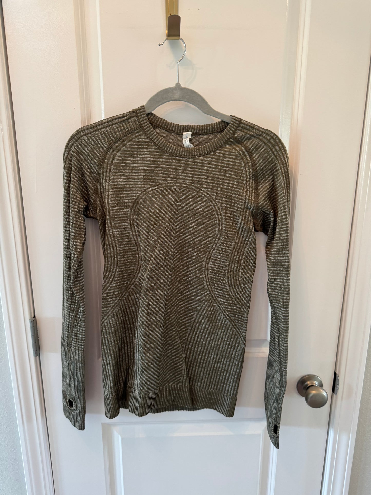Lululemon Restless Pullover Women’s Size 4 Military Green