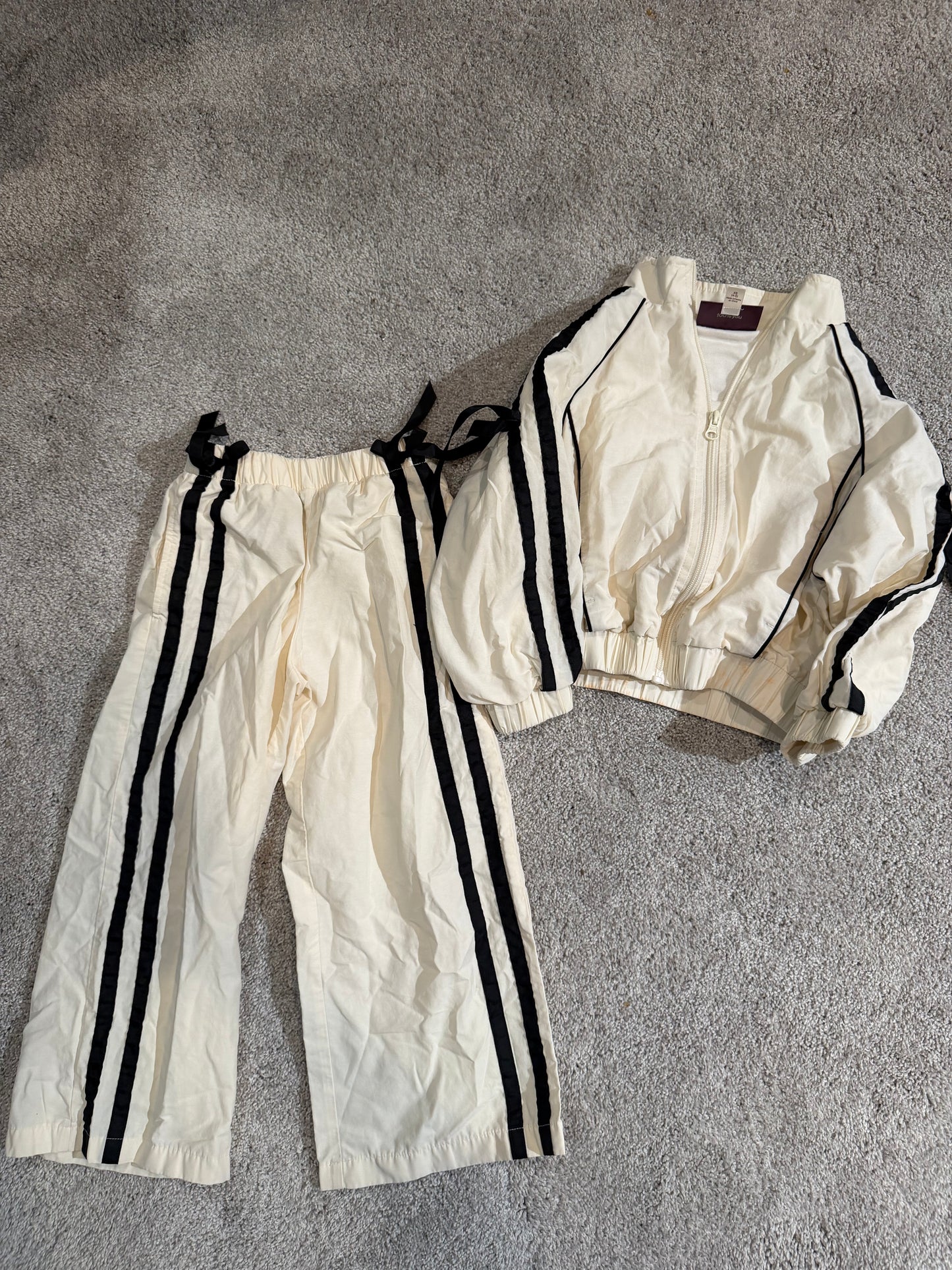 Weekend Academy Outfit Size 4/5