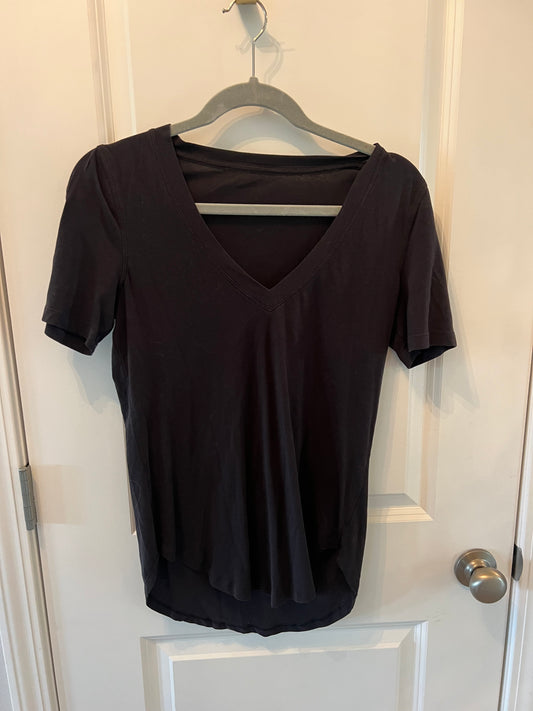 Lululemon VNeck Short Sleeve Active Top Women’s Size 4 Black