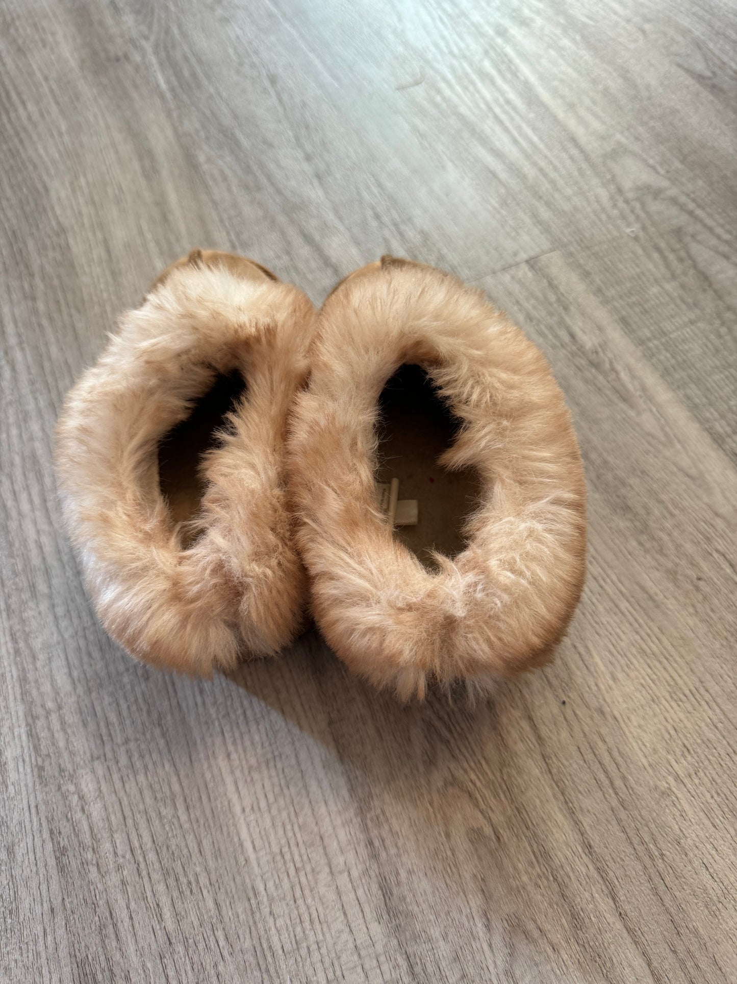 Girls Moccasins Size 10