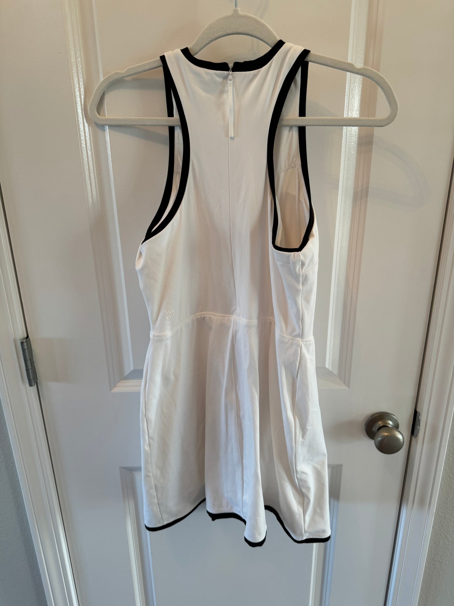 All in Motion Tennis Dress w Built in Shorts Women’s Size Medium White