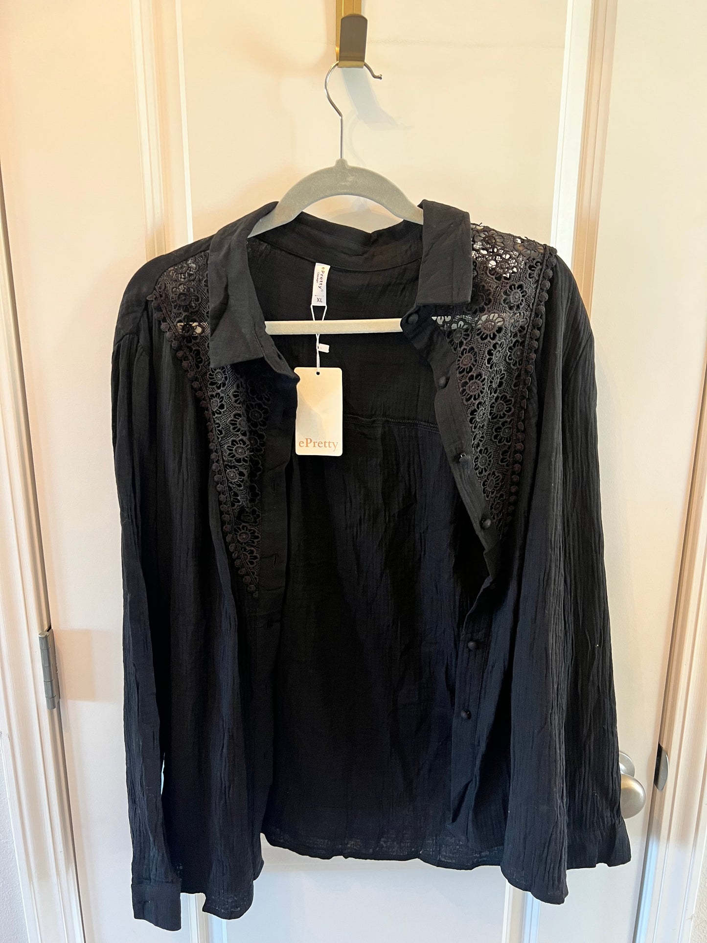 Lace Button Front Long Sleeve Top Women’s Size XL Black