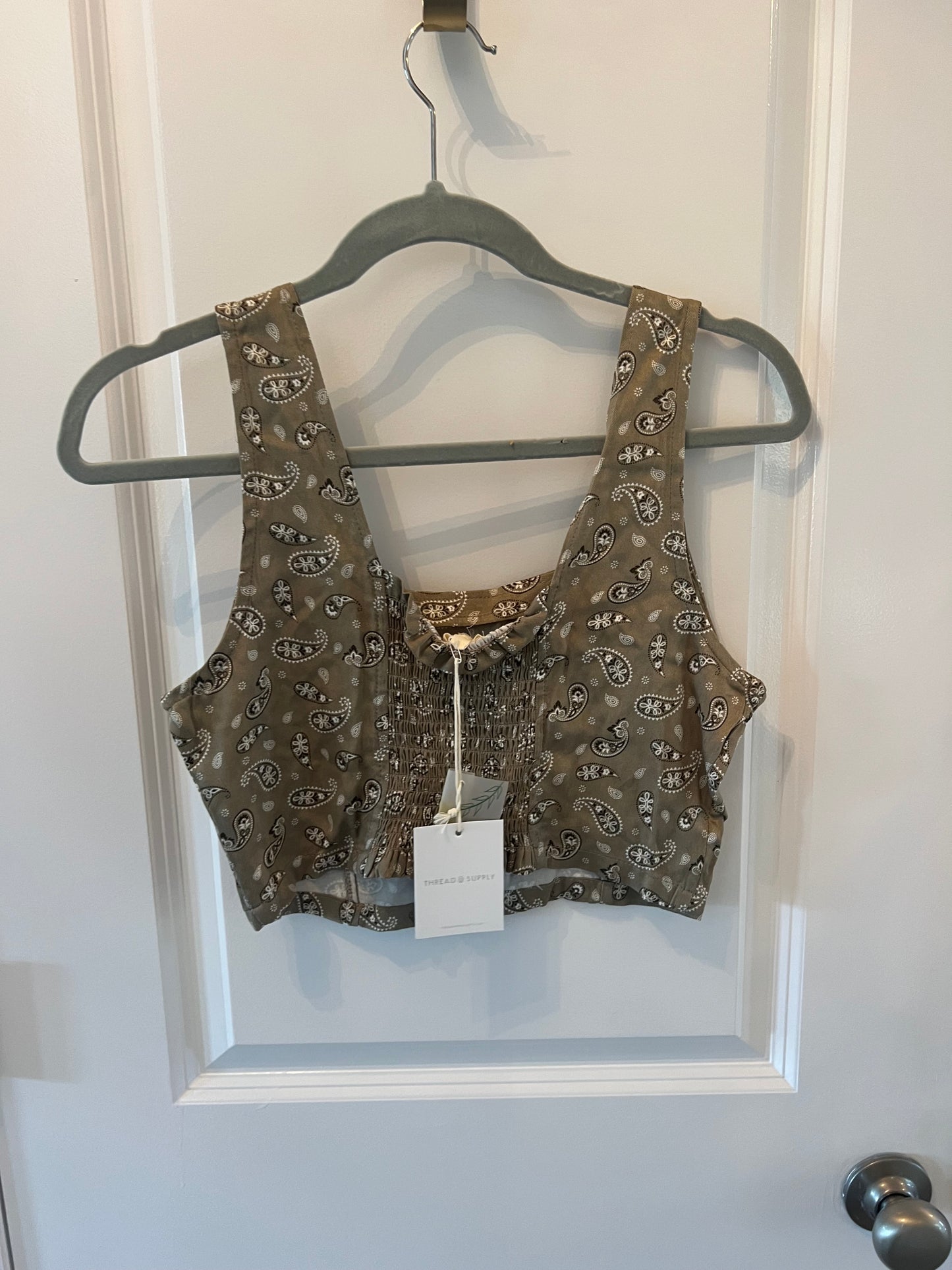 Thread & Supply Paisley Cropped Active Tank Women’s Small NWT