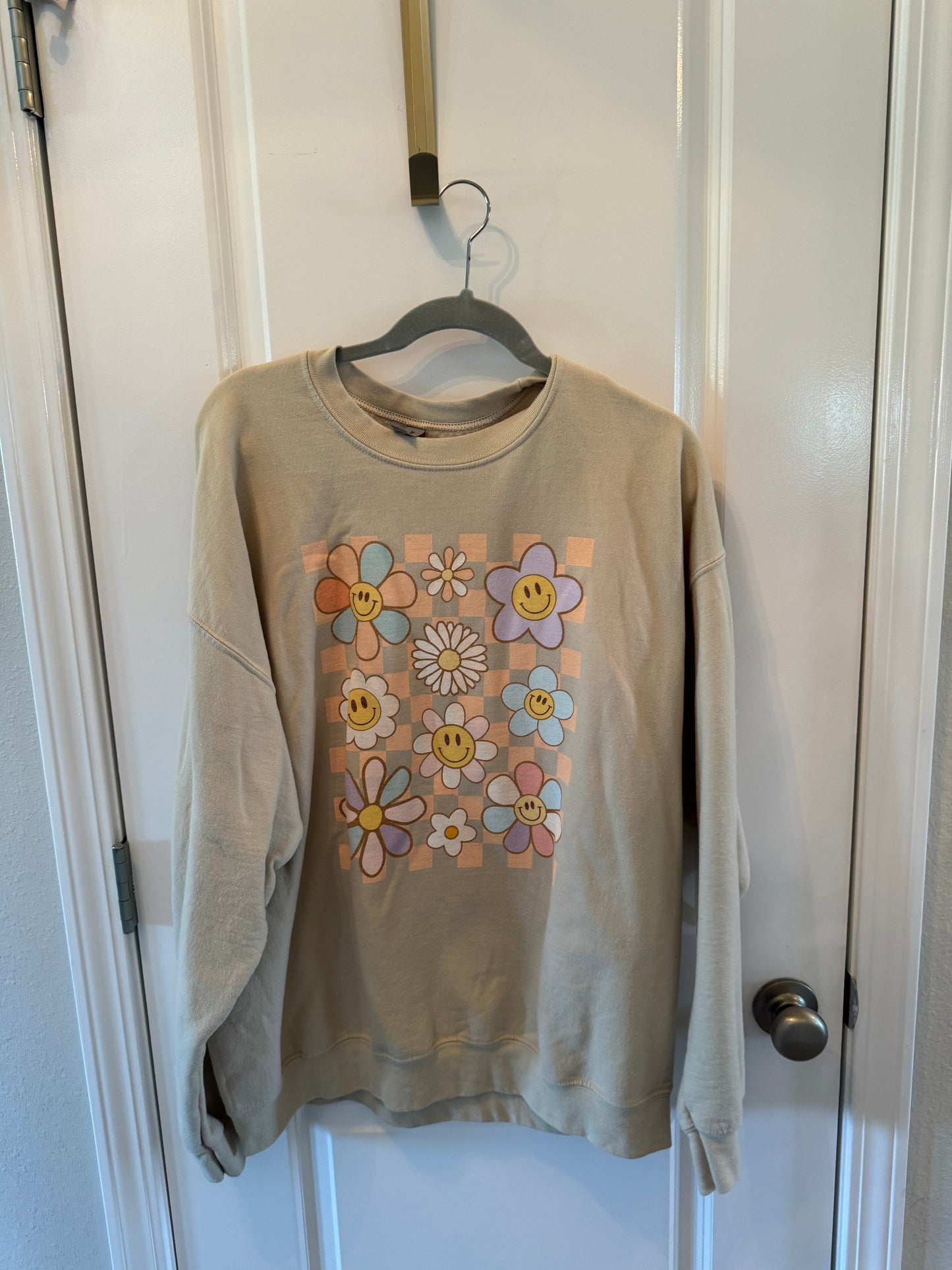 Smiley Graphic Sweatshirt Size XL