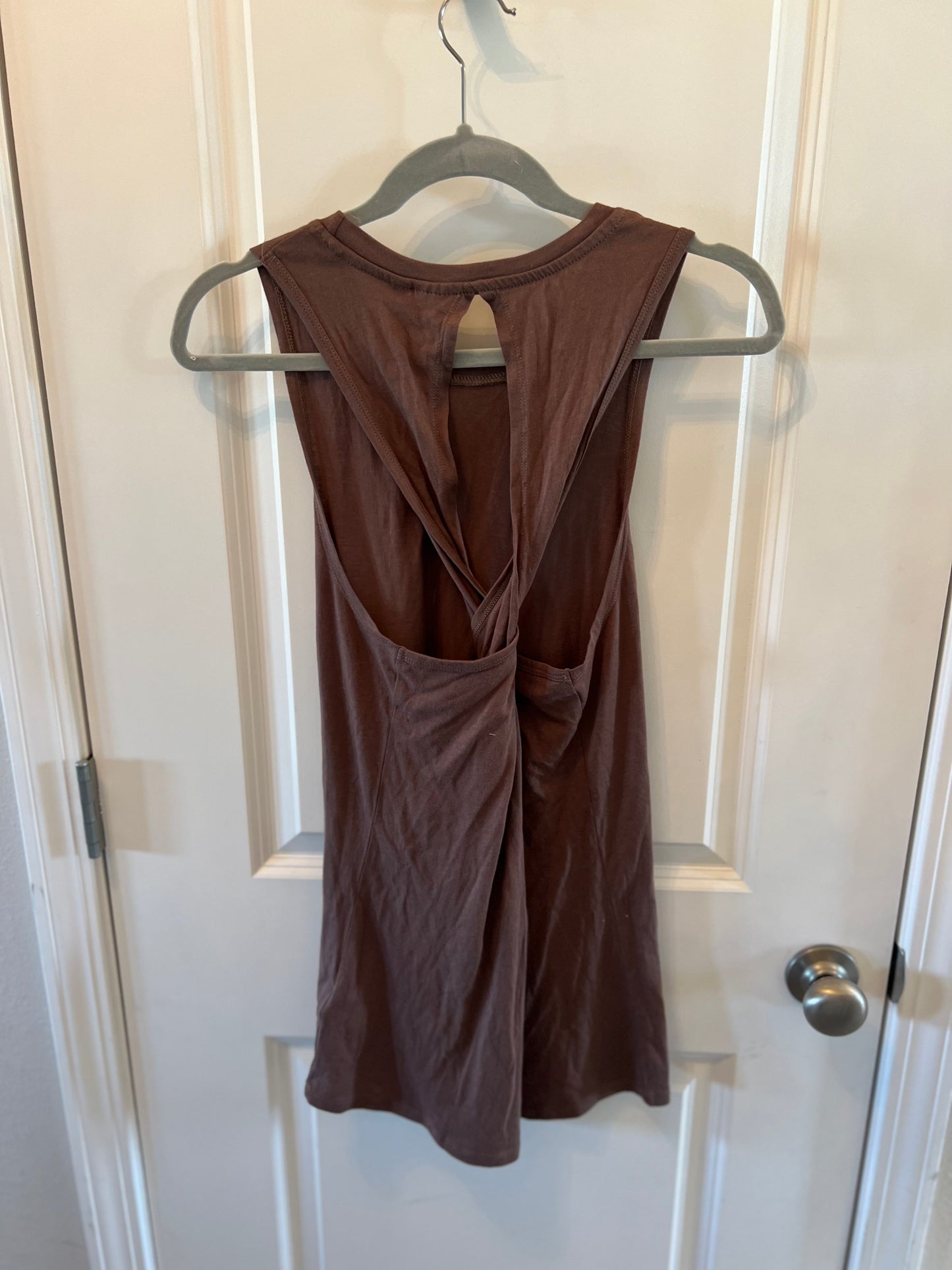 Mono B Twist Back Active Tank Women’s Large Brown NWT