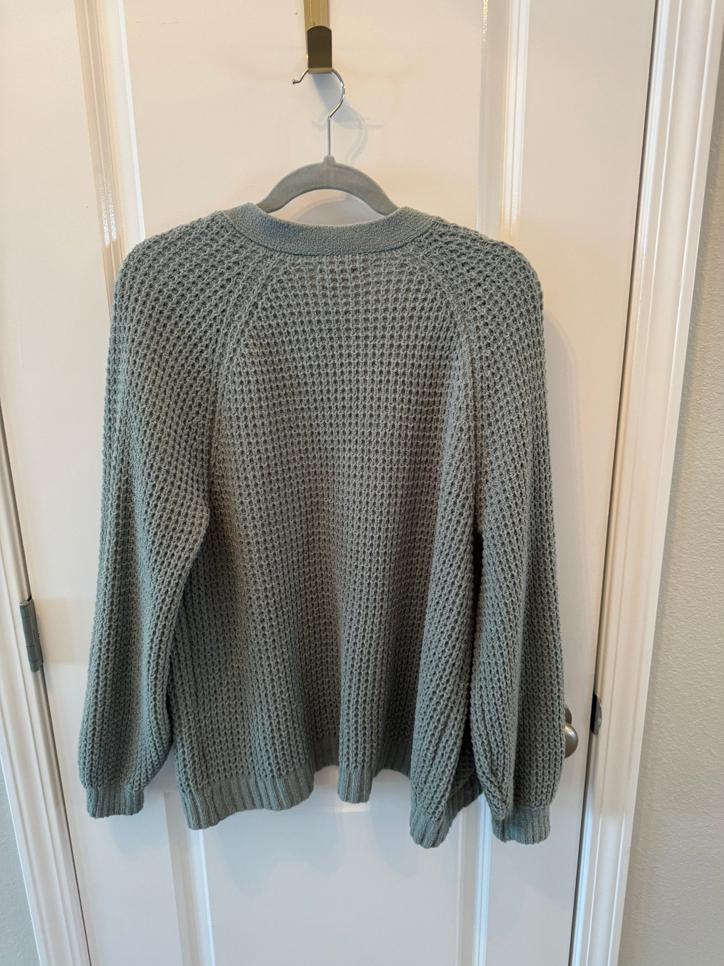 American Eagle Waffle Knit Cardigan Sweater Women’s Size Medium Sage Green