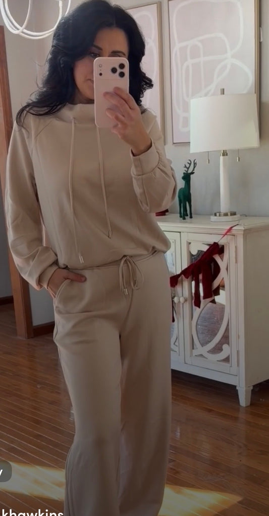 Matching Set Women’s Medium Tan