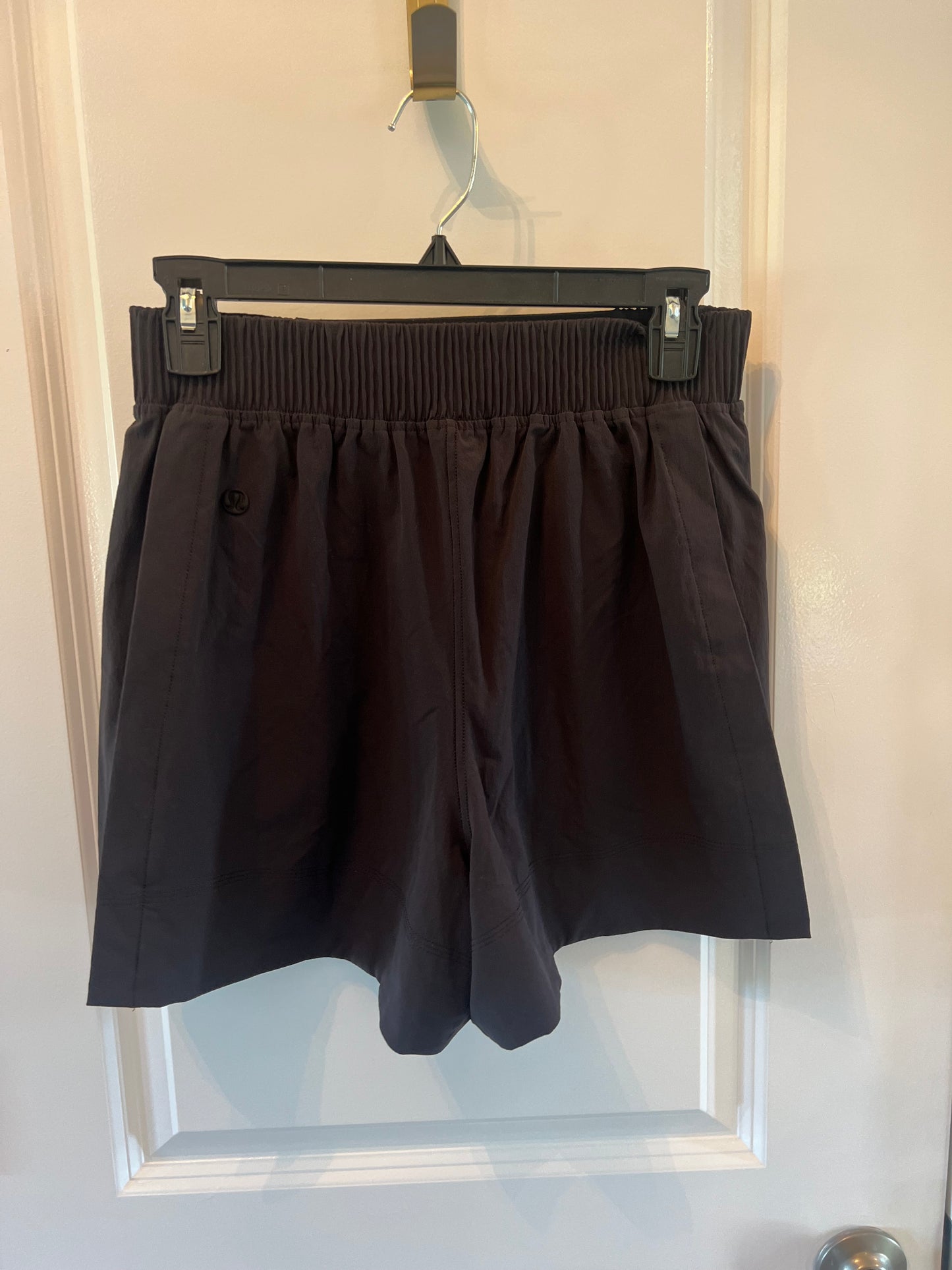 Lululemon Active Shorts Women’s Size 6 (Small) Black