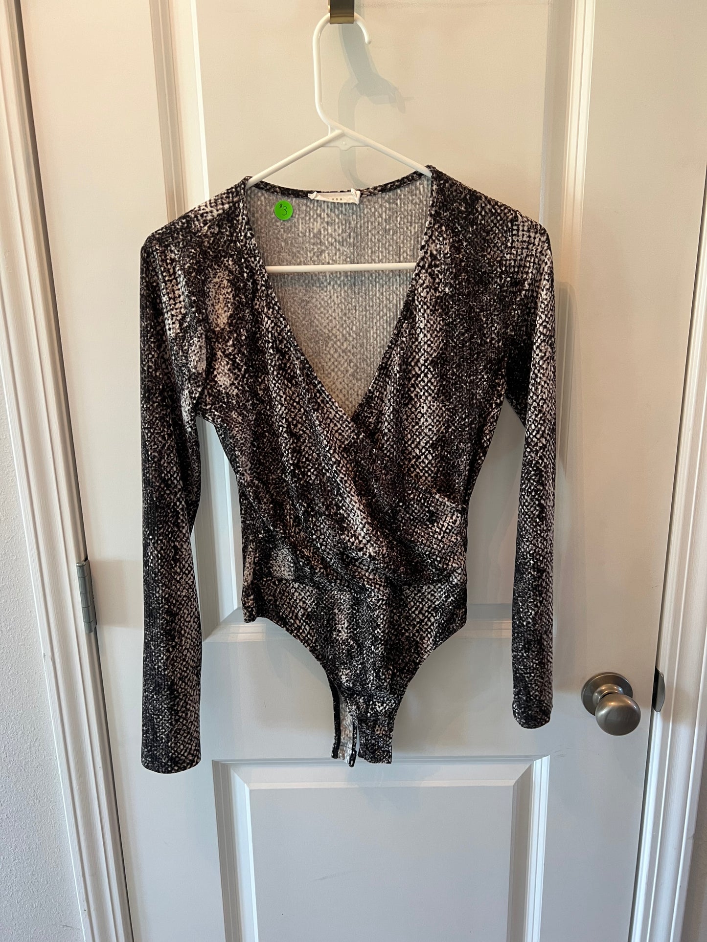 Lush Snake Print Long Sleeve Bodysuit Women’s Size Small Gray