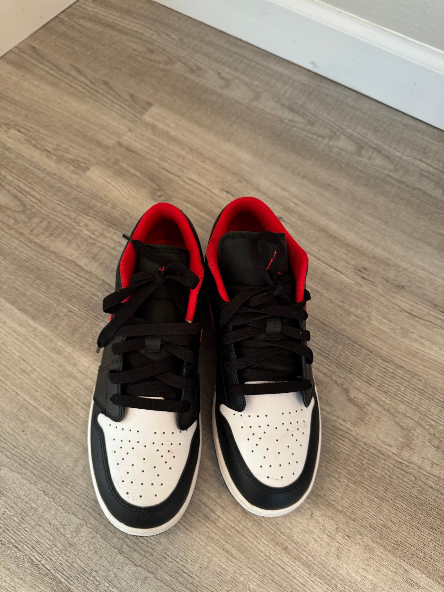 Nike Air Jordan 1 Low Shoes Black Fire Red White Size 6.5