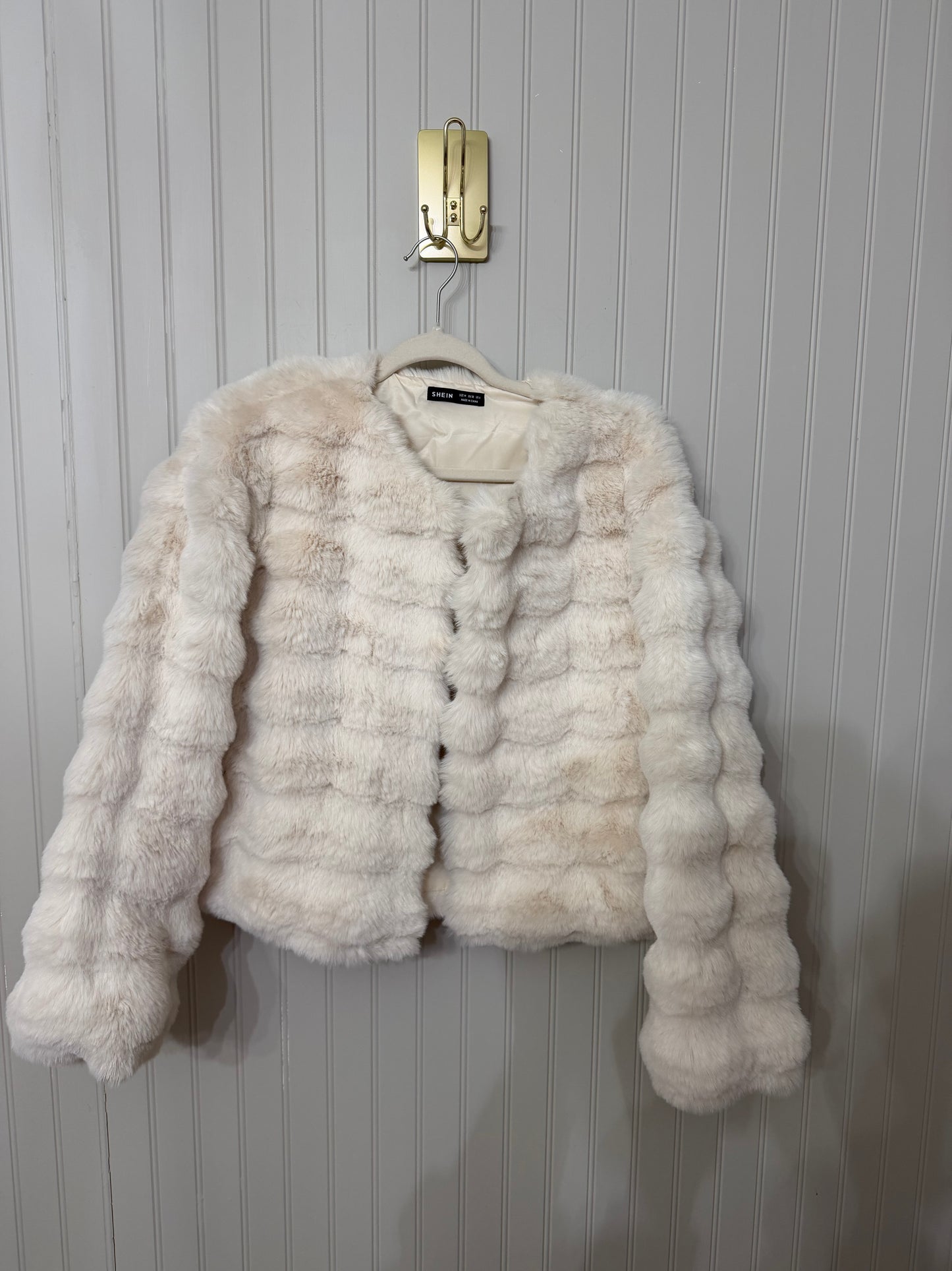 Women’s Faux Fur Coat Size Medium