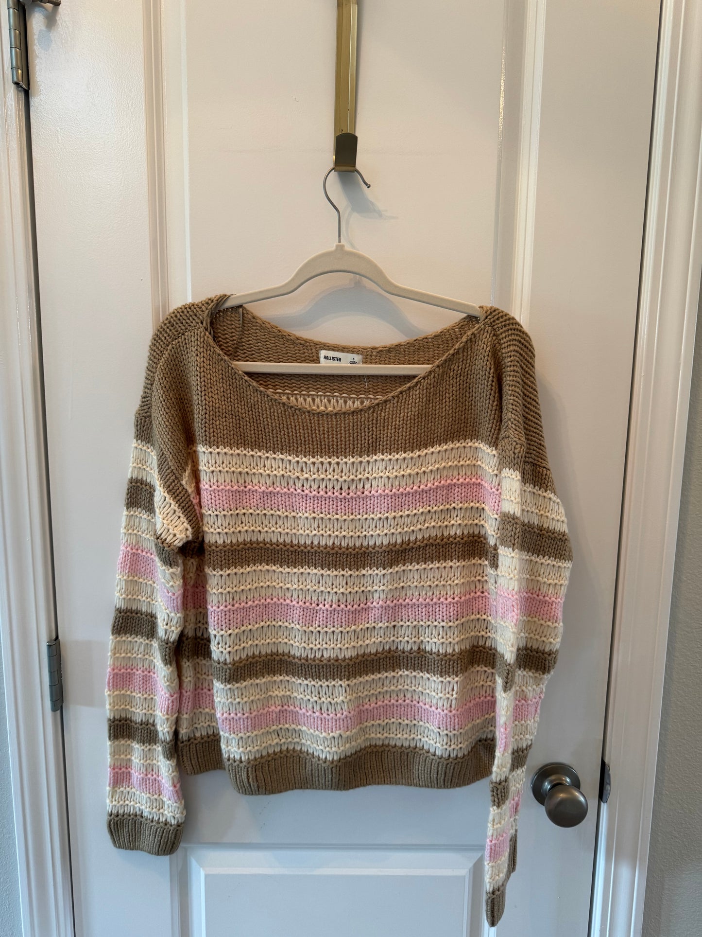 Hollister Slouchy Off-the-Shoulder Sweater Women’s Small NWT Brown