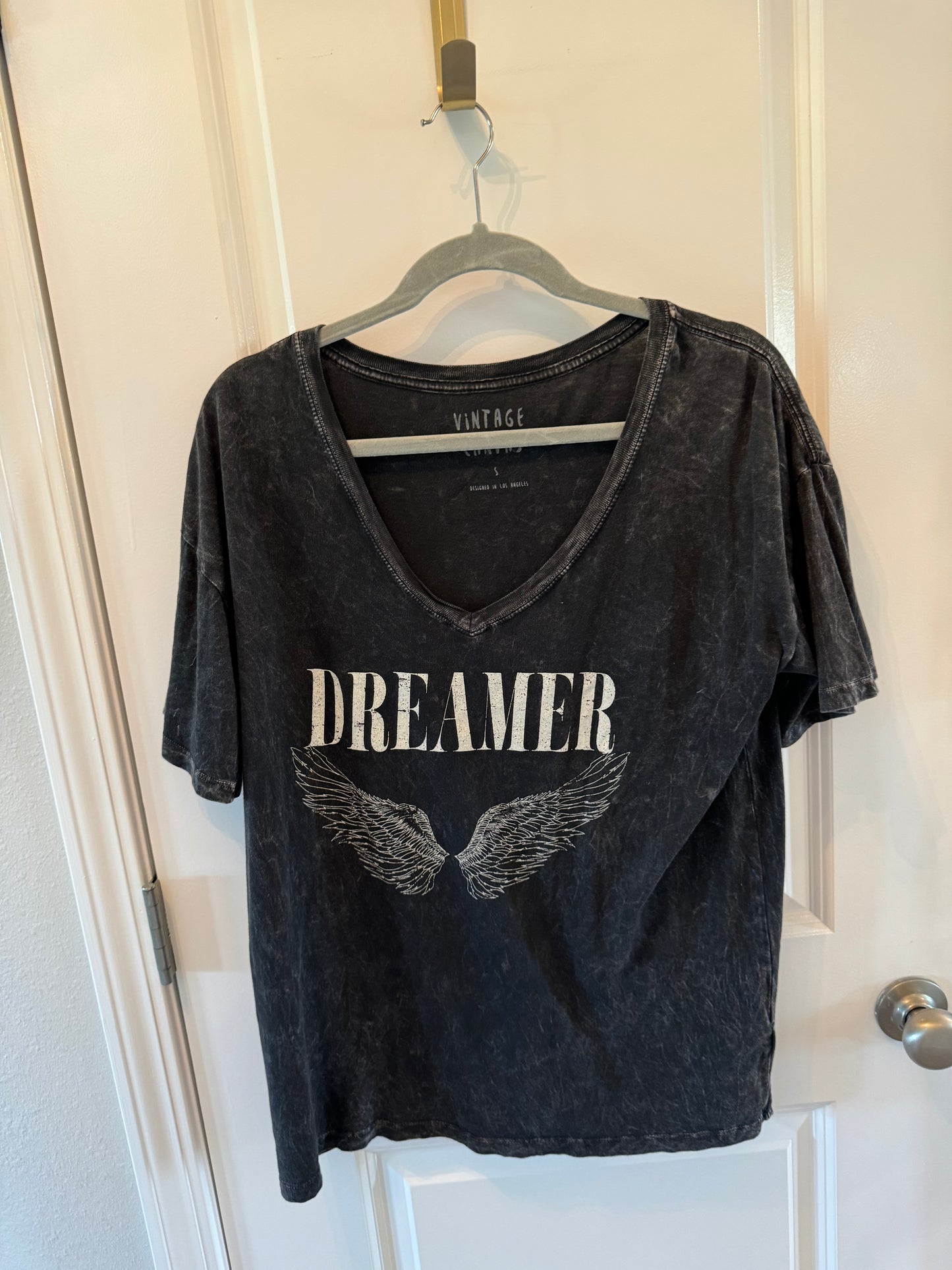 Dreamer VNeck Graphic Tee Short Sleeve Women’s Size Small Salt Wash Black