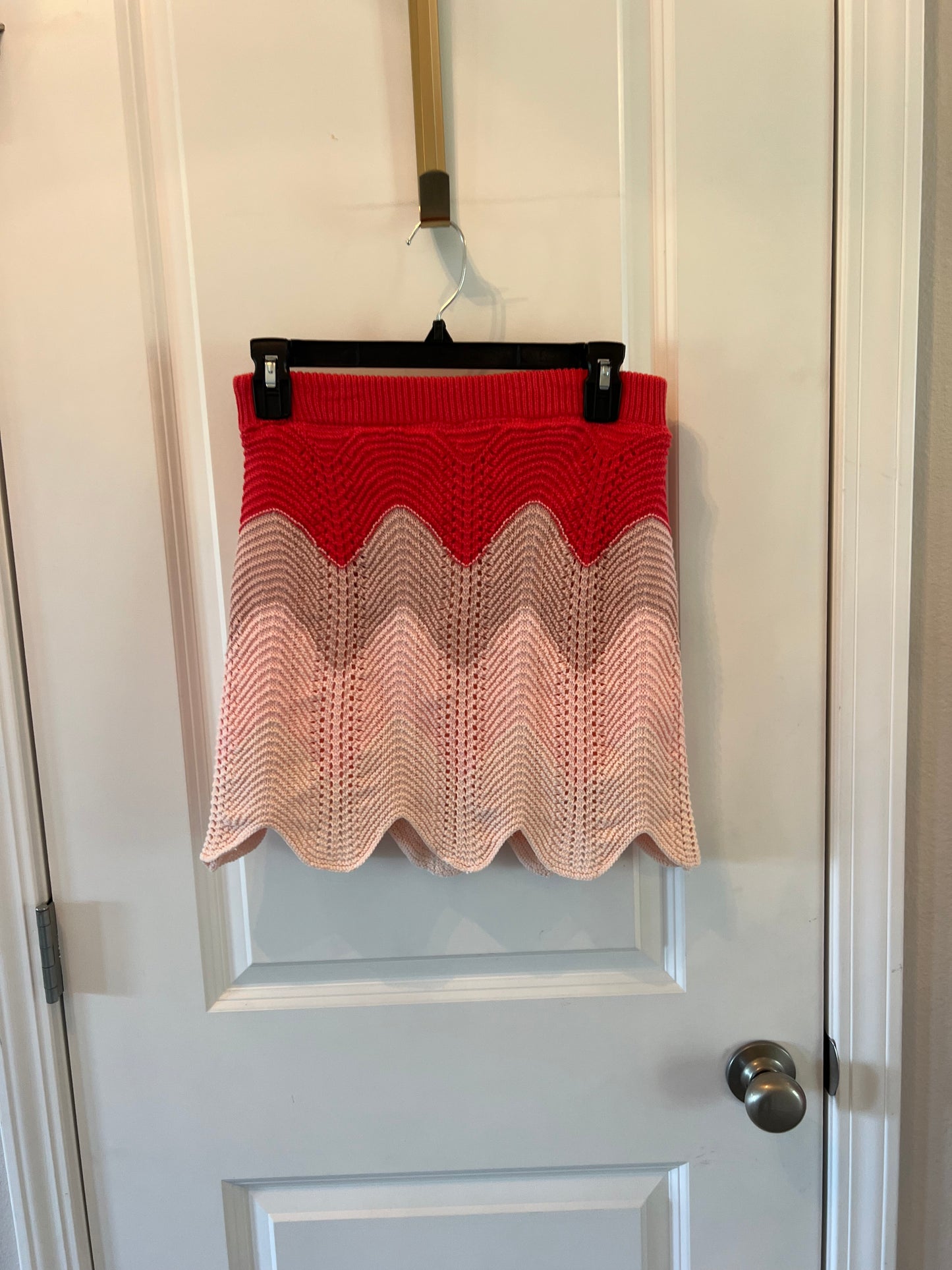 Storia Chevron Crochet Mini Skirt Women’s Size Medium Ombre Pink