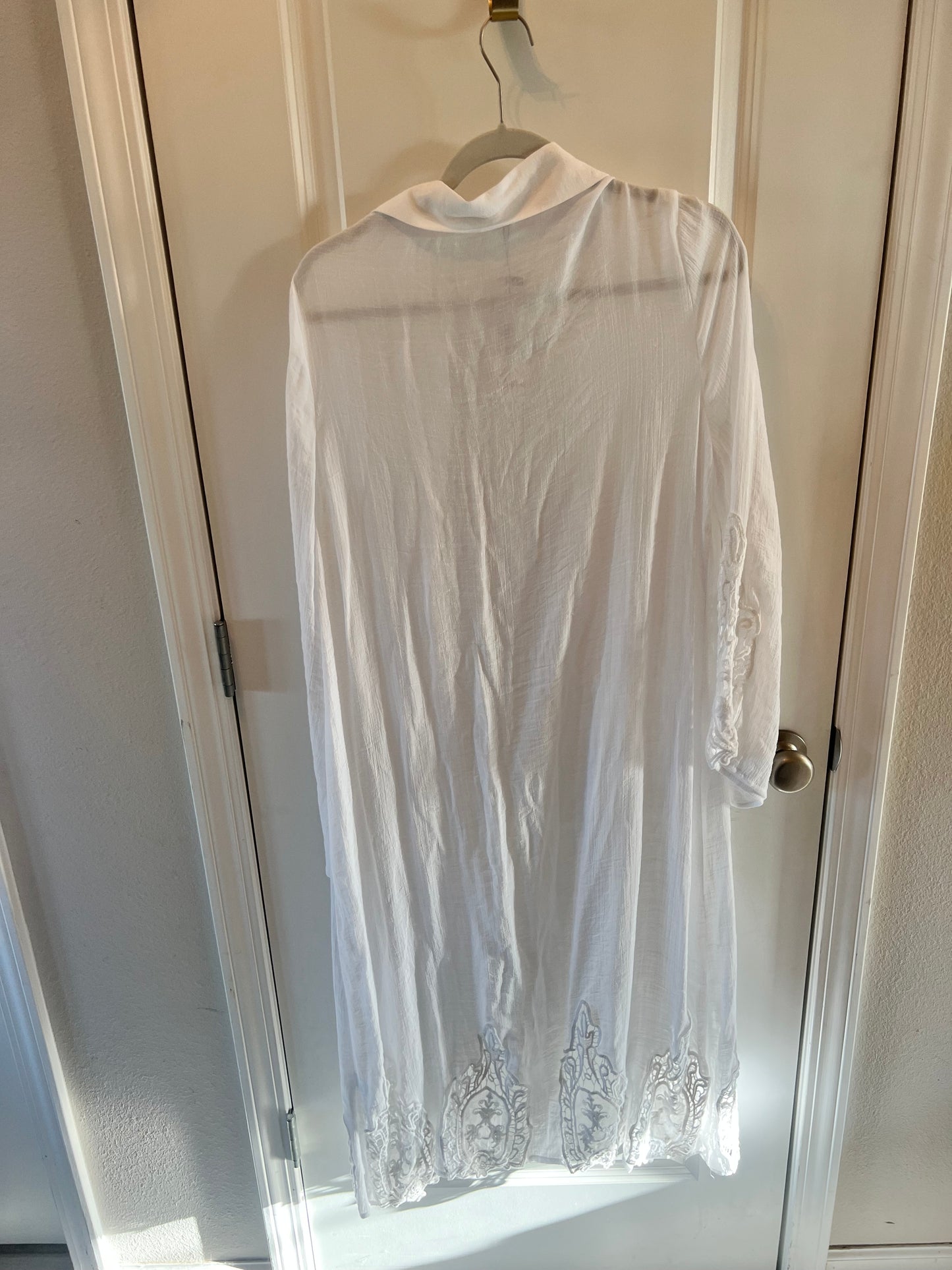 Bluivy Laney Long Crochet Cardigan/Swim Coverup Women’s Size Medium 8-10 White