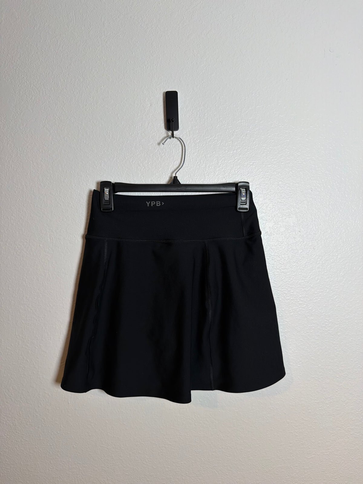 Abercrombie YPB Black Skirt Size Medium