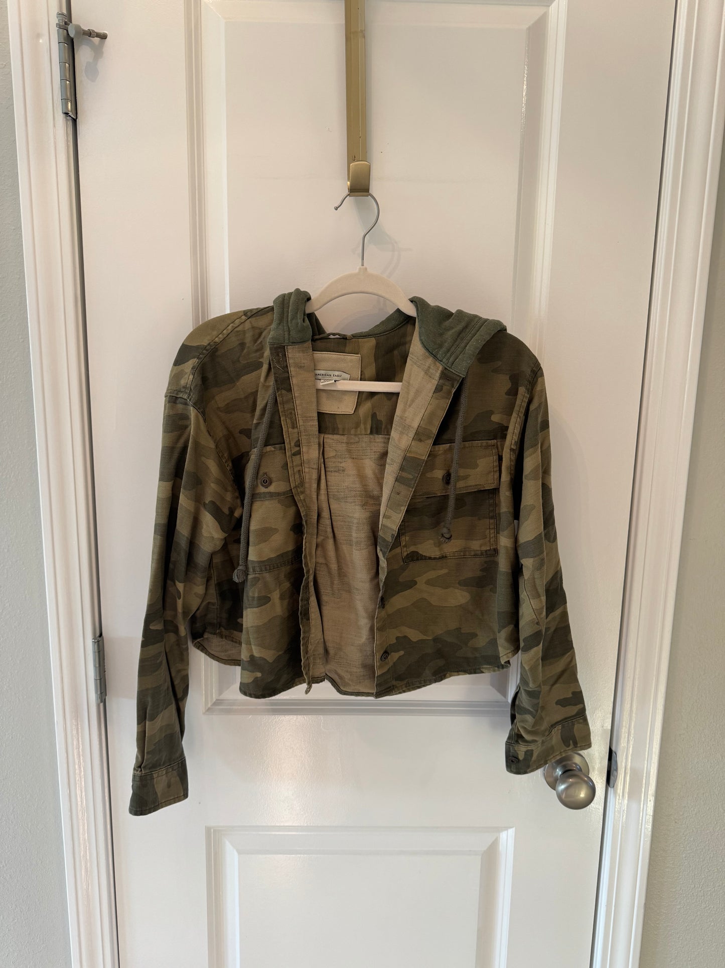 American Eagle Cropped Camo Shirt Jacket Women’s Small